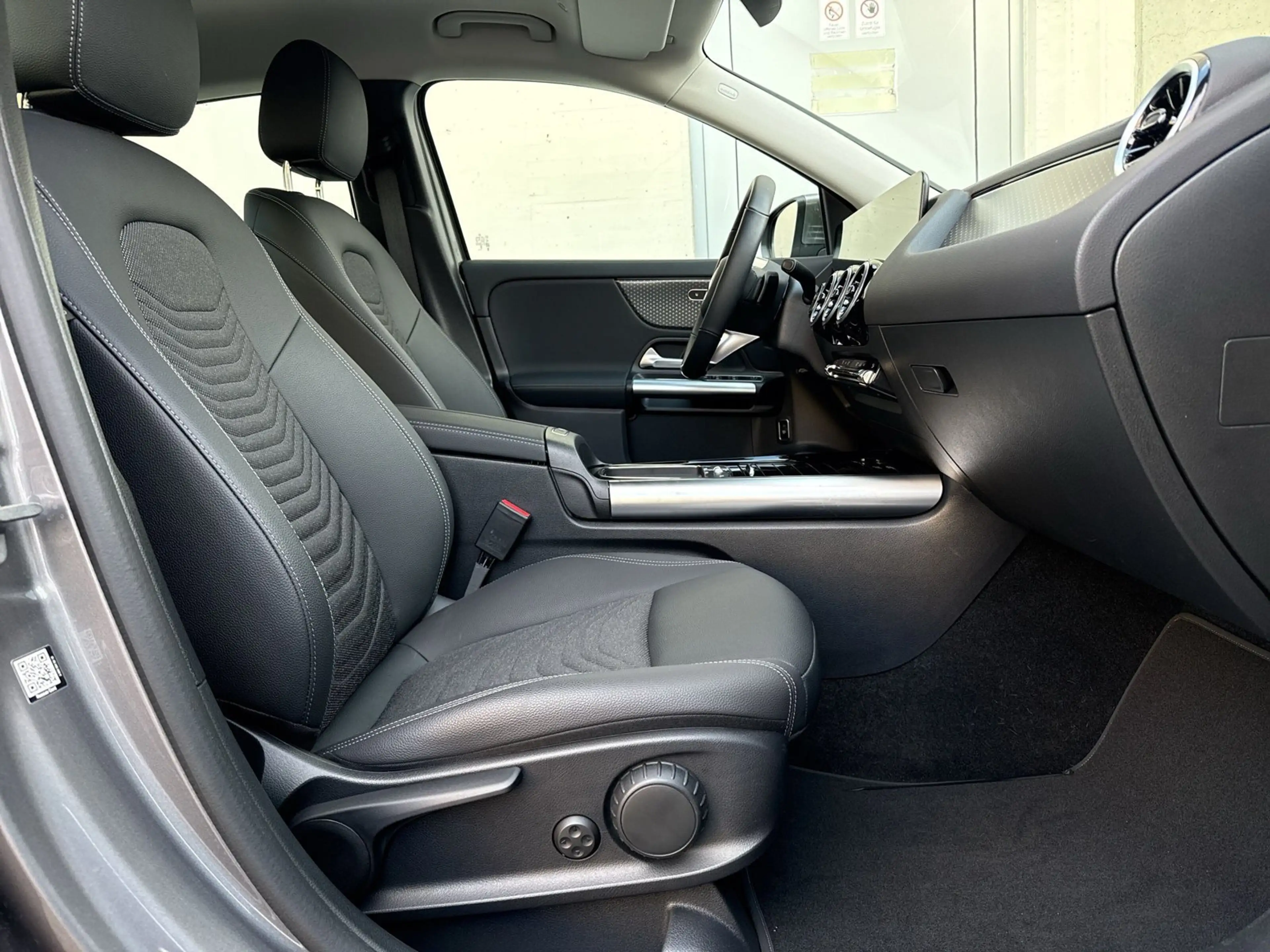 Mercedes-Benz GLA 220 d 4MATIC PTS Cam Navi Wide LED SHZ — photo 16