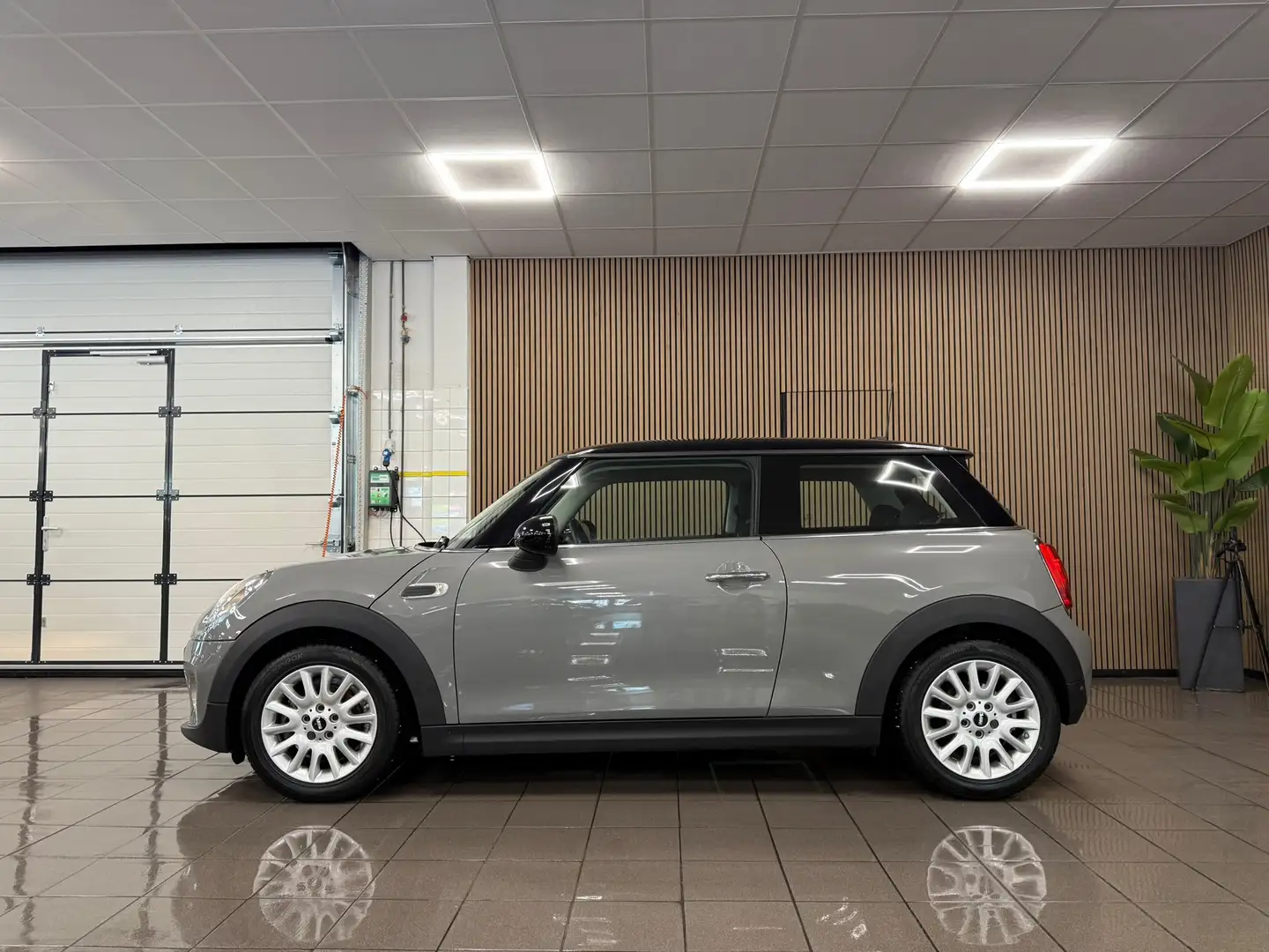 MINI Cooper Mini 1.5 Business * Automaat / 48.709 km + NAP / N Сірий - 2