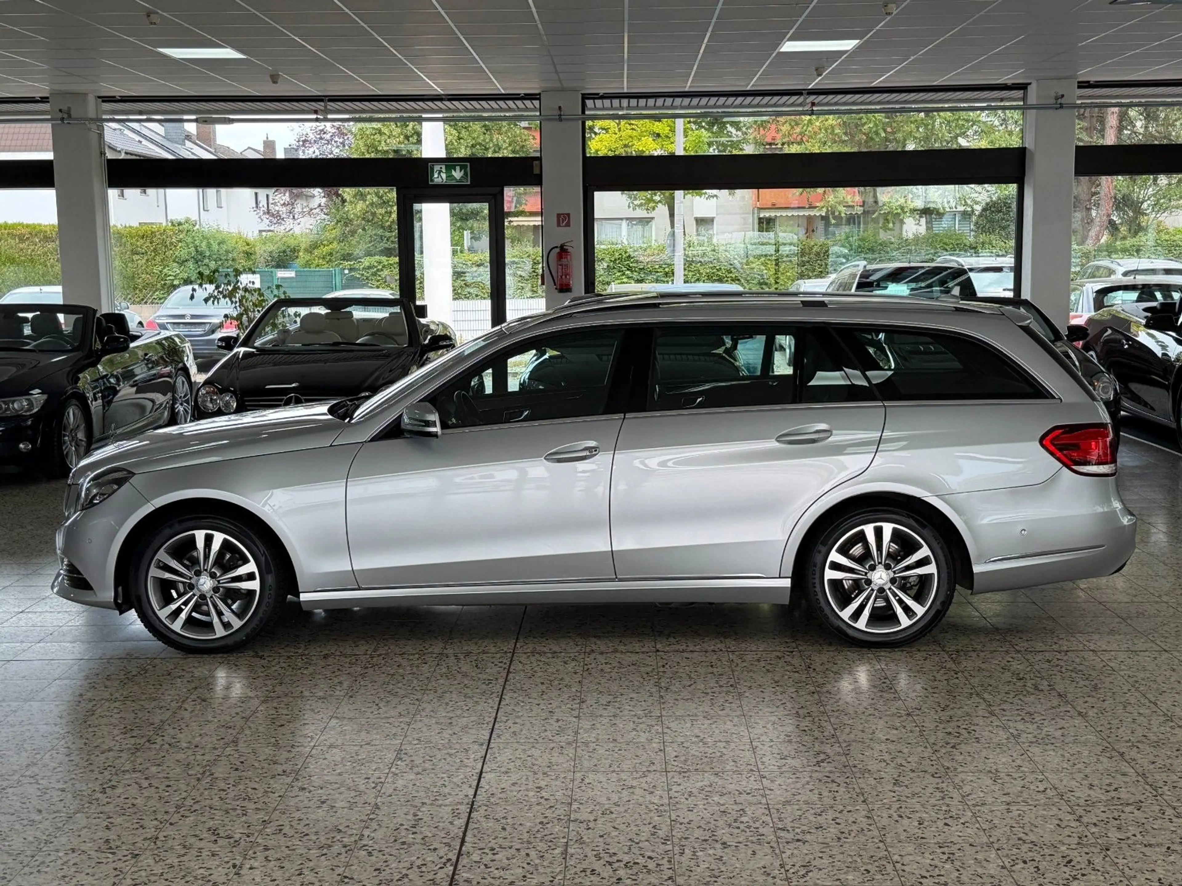 Mercedes-Benz E 220 CDI BlueTec/T-Modell/Navi/Kamera/2.Hand — photo 6