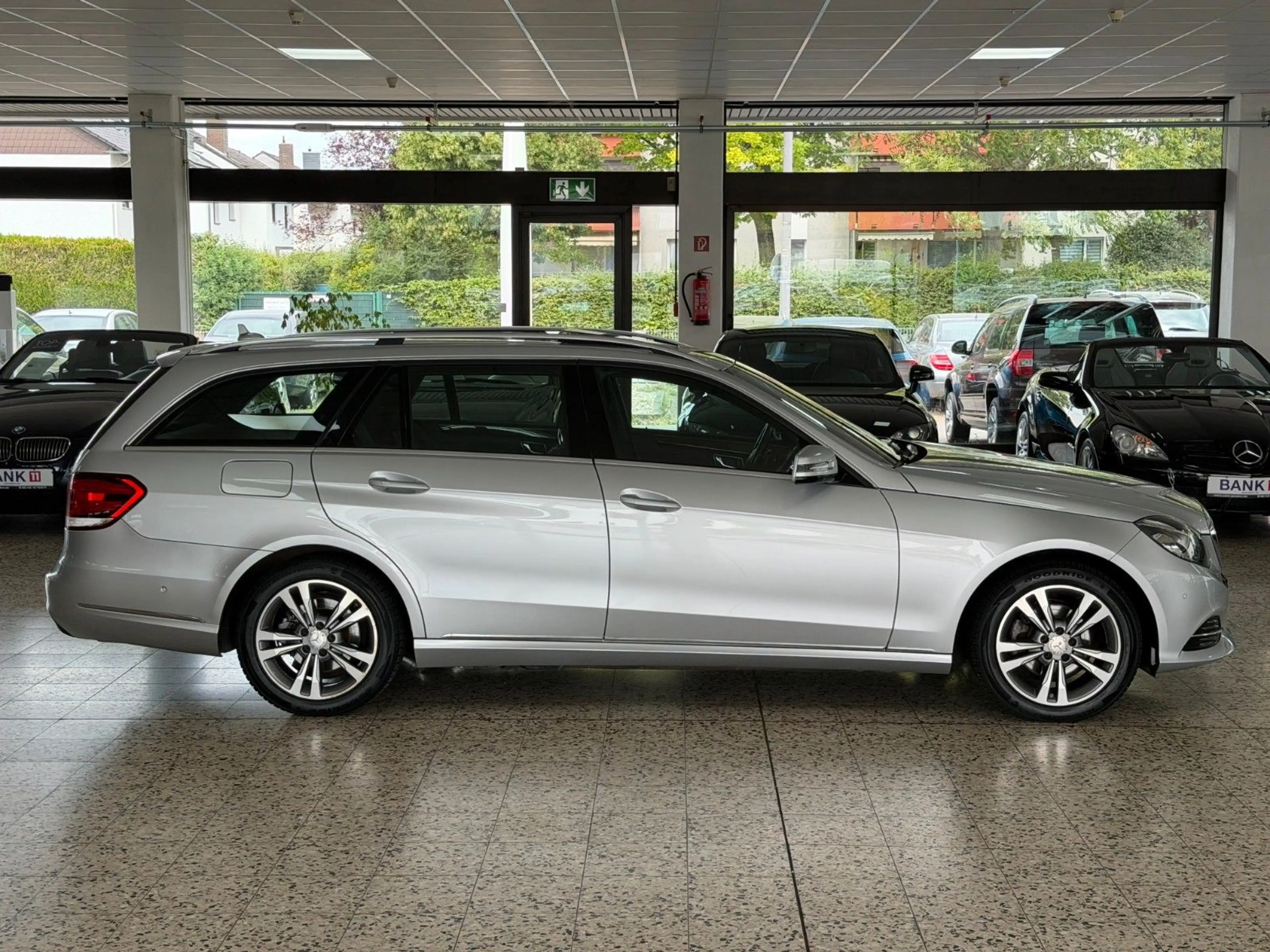 Mercedes-Benz E 220 CDI BlueTec/T-Modell/Navi/Kamera/2.Hand — photo 5