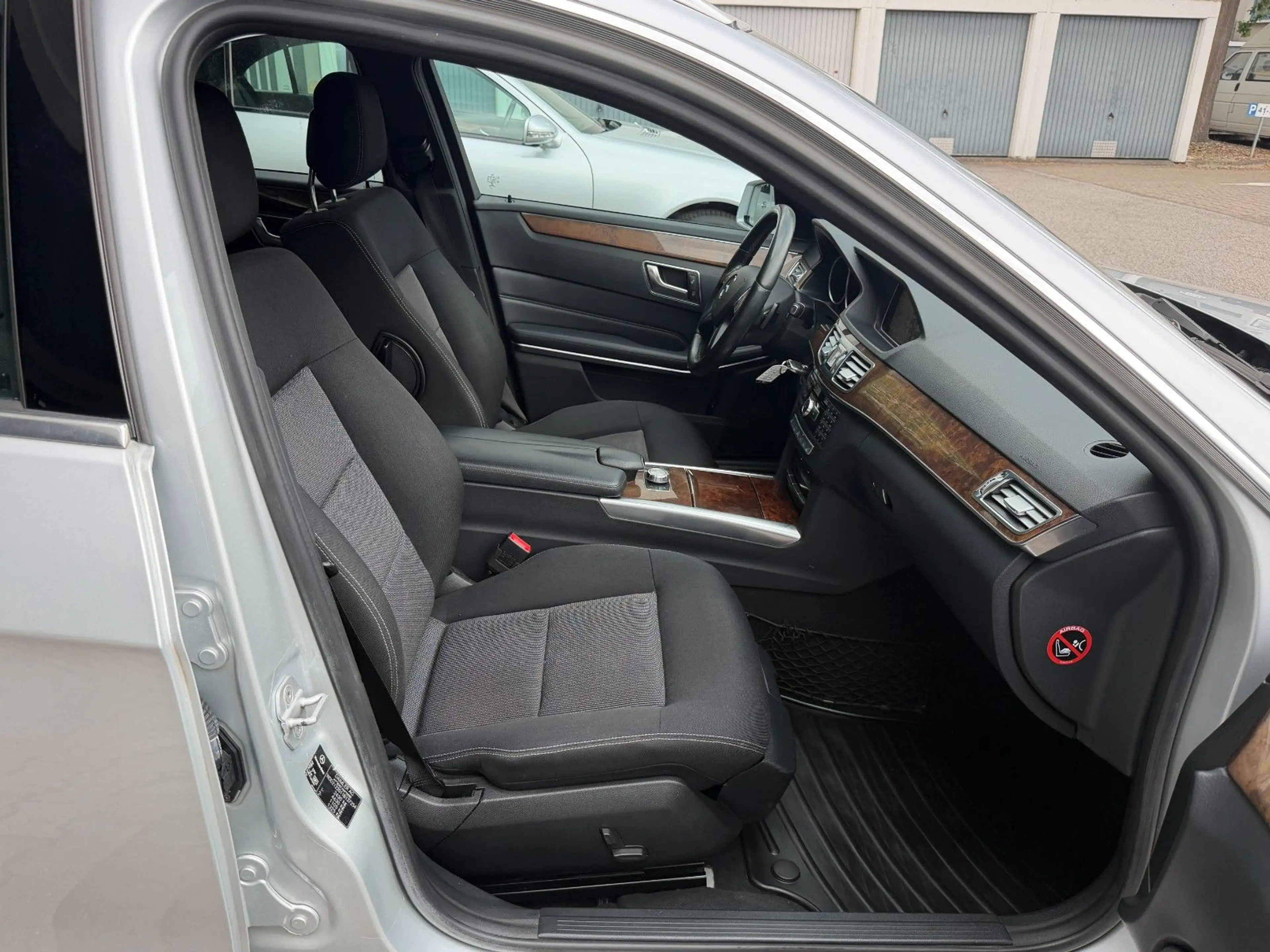 Mercedes-Benz E 220 CDI BlueTec/T-Modell/Navi/Kamera/2.Hand — photo 13
