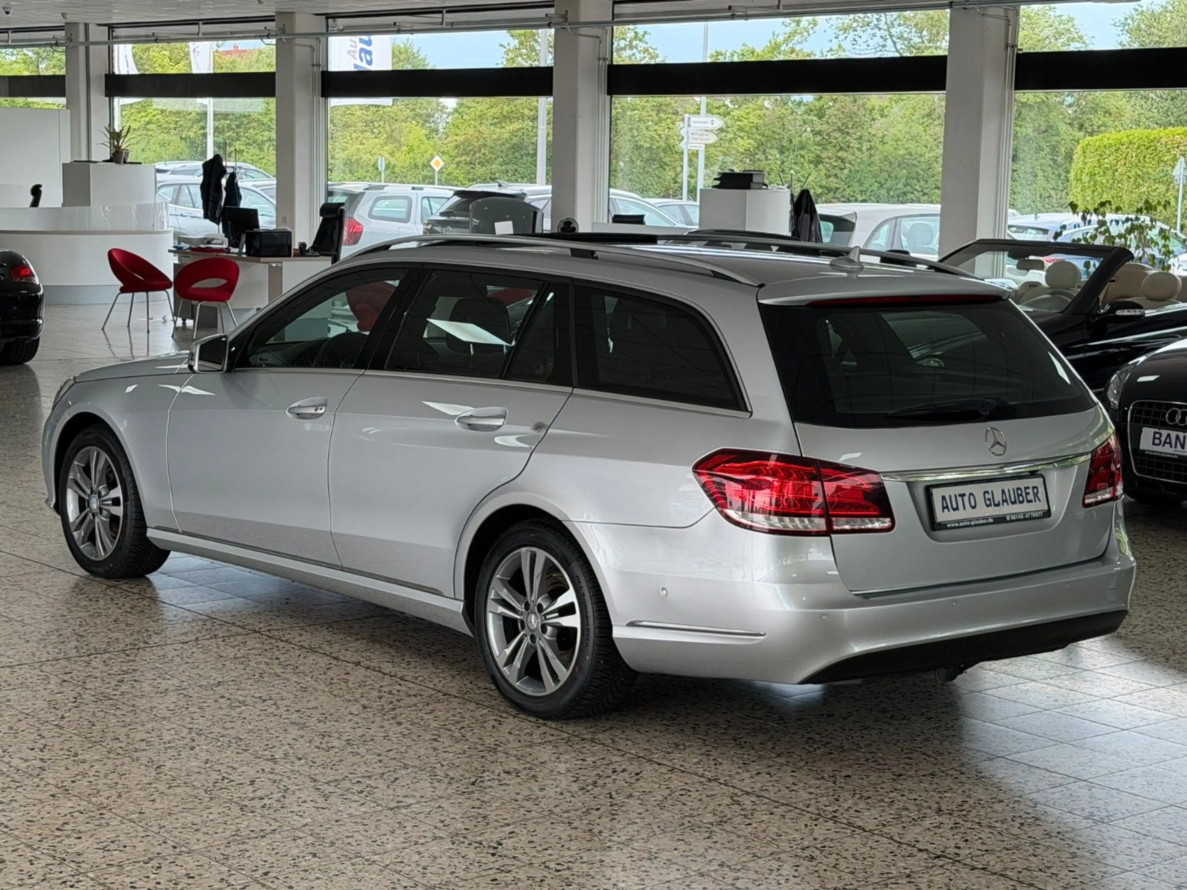 Mercedes-Benz E 220 CDI BlueTec/T-Modell/Navi/Kamera/2.Hand — photo 2