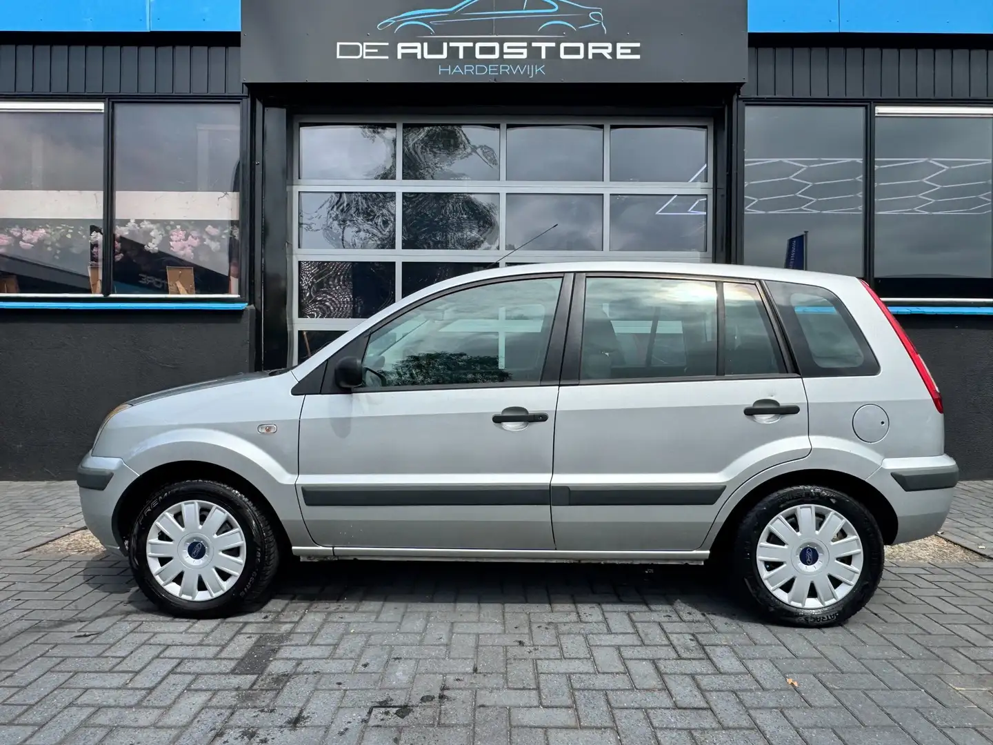 Ford Fusion 1.4-16V Cool & Sound Airco Trekhaak Zeer nette Aut Grau - 2