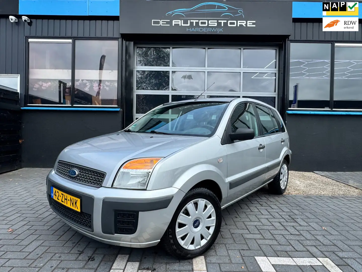 Ford Fusion 1.4-16V Cool & Sound Airco Trekhaak Zeer nette Aut Grau - 1