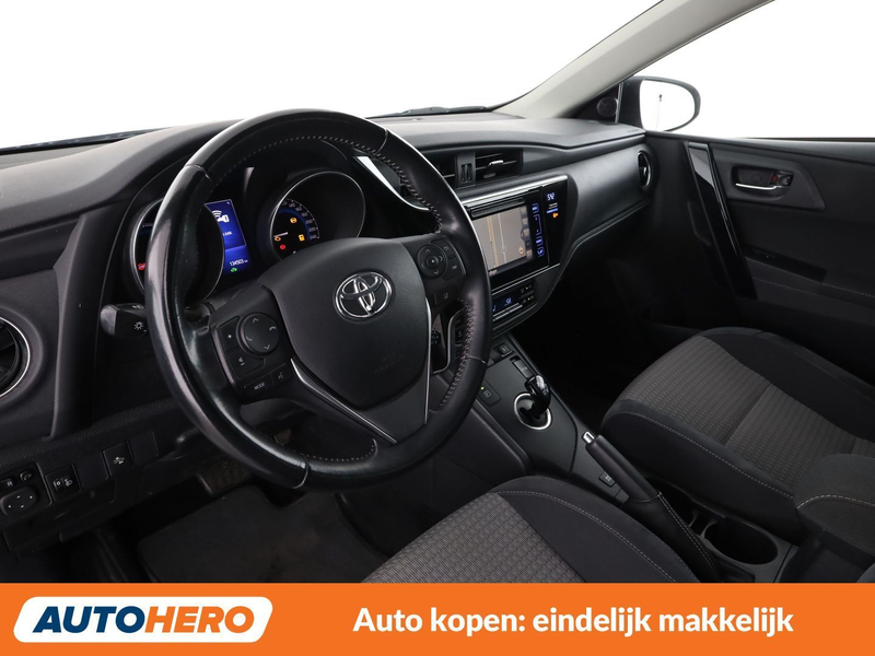 Toyota Auris 1.8 Hybrid Black Edition — photo 11