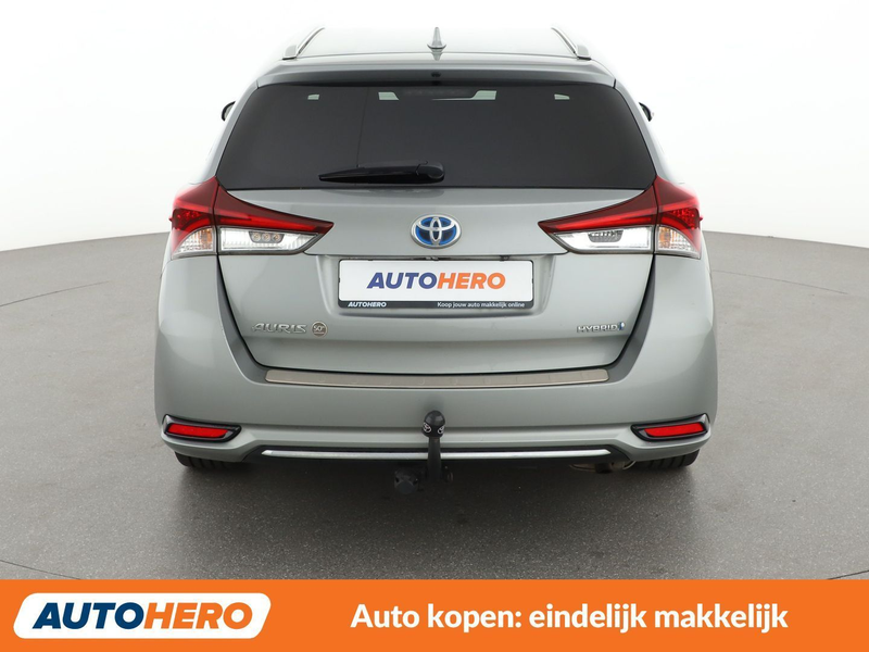 Toyota Auris 1.8 Hybrid Black Edition — photo 5