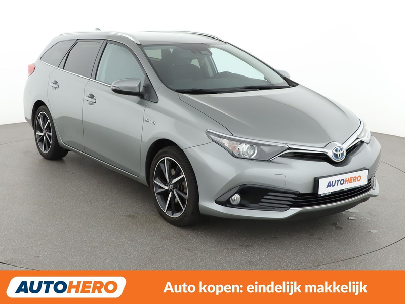 Toyota Auris 1.8 Hybrid Black Edition — photo 8