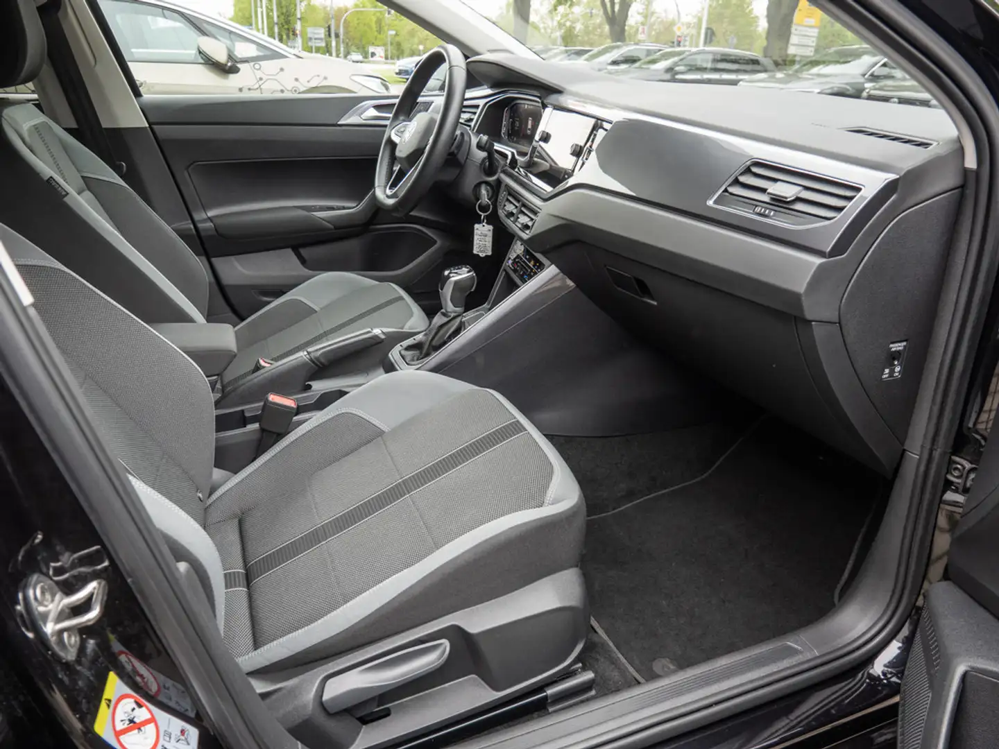 Volkswagen Polo 1.0 TSI Style SHZ NAVI ACC MATRIX-LED Schwarz - 2