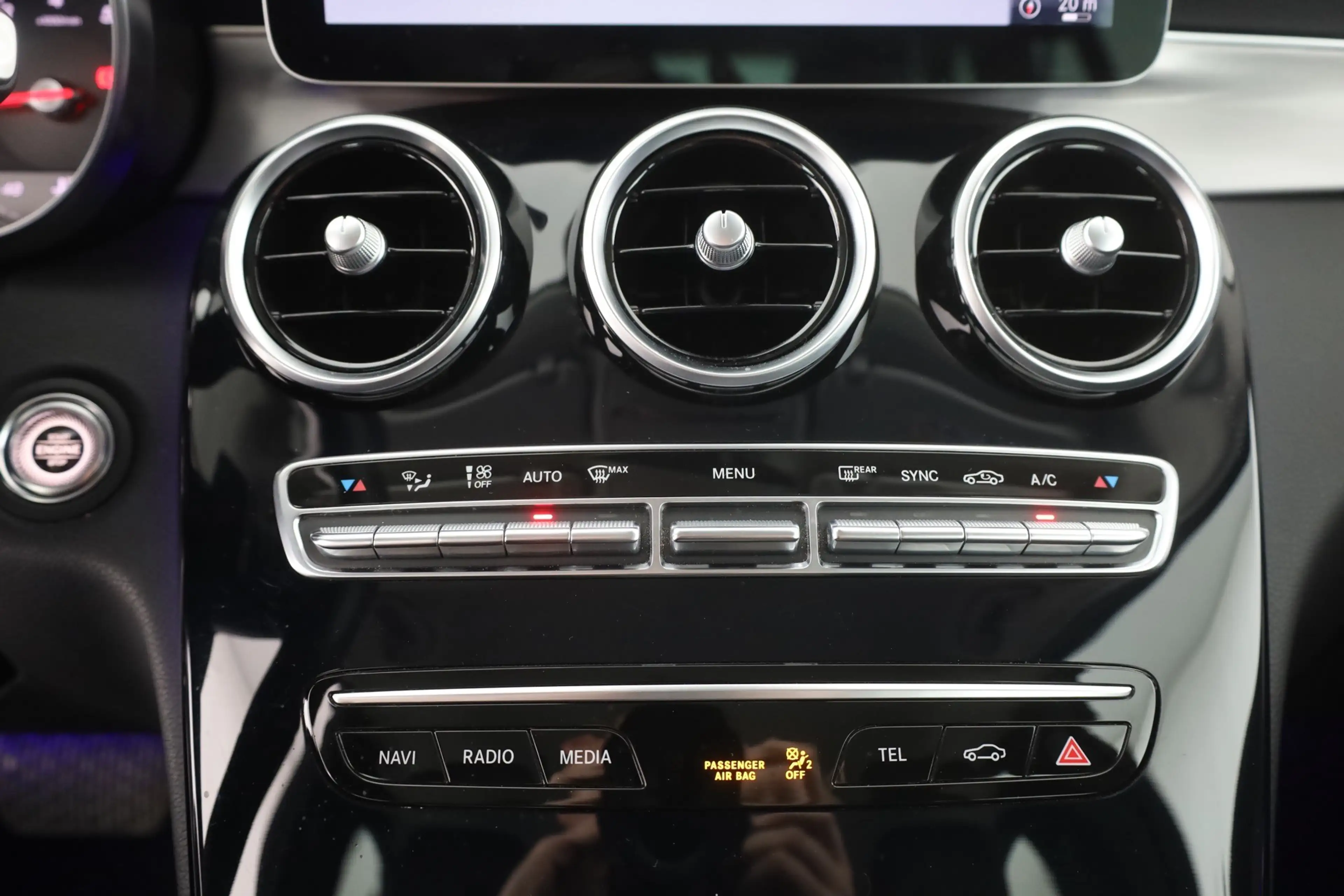 Mercedes-Benz C 180 C180 T Avantgarde LED Navi Teilleder DAB Kamera — photo 12