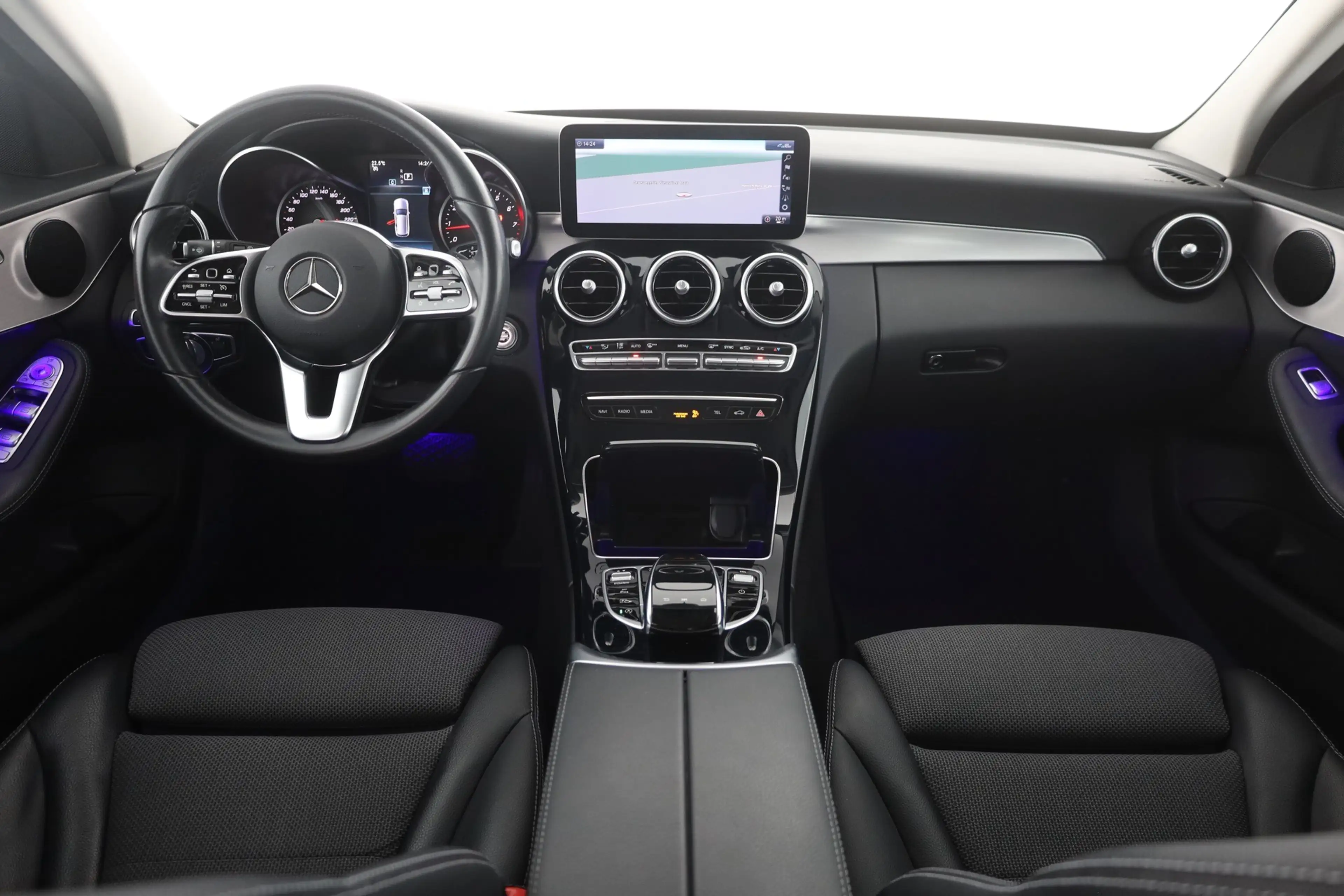 Mercedes-Benz C 180 C180 T Avantgarde LED Navi Teilleder DAB Kamera — photo 9