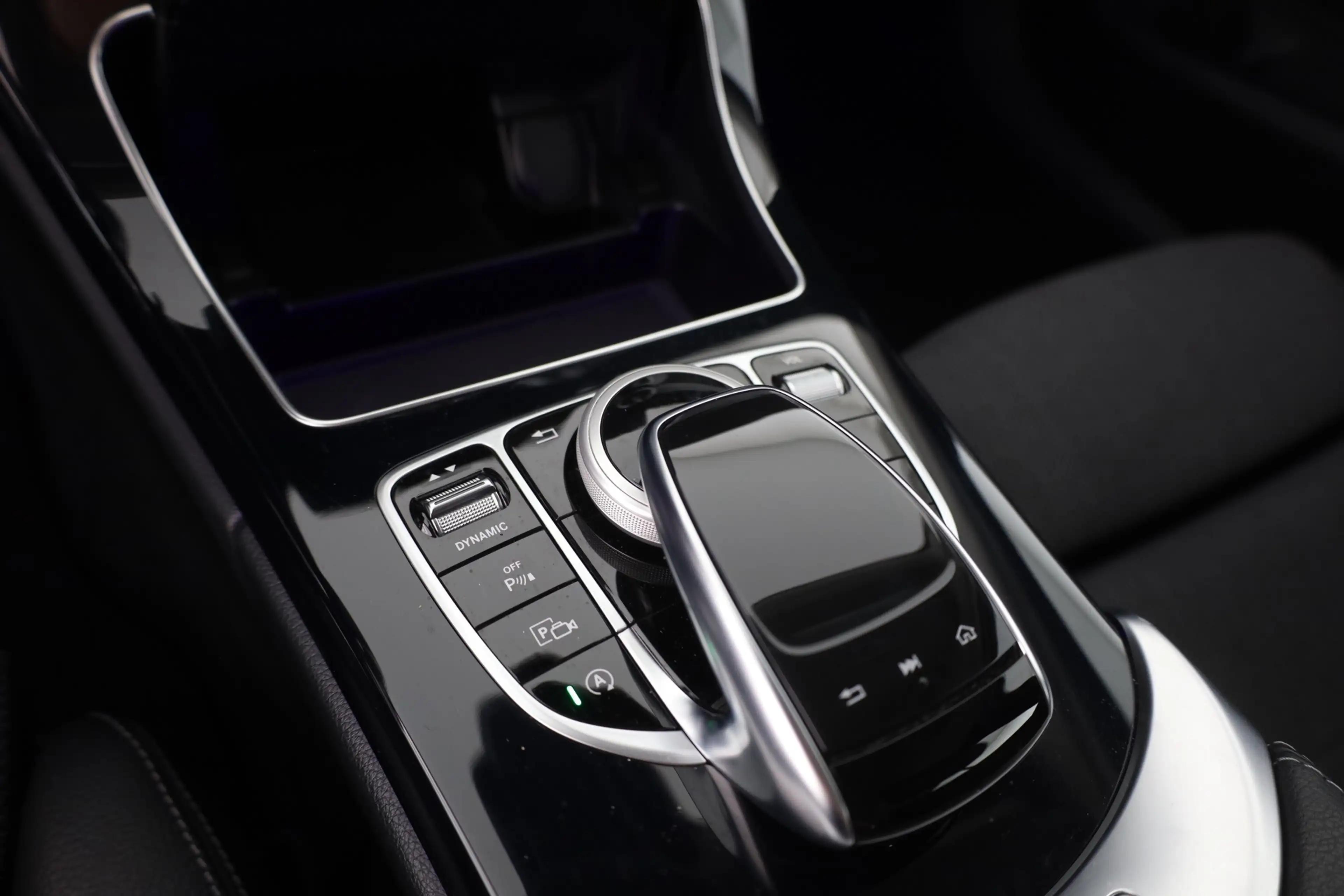 Mercedes-Benz C 180 C180 T Avantgarde LED Navi Teilleder DAB Kamera — photo 14