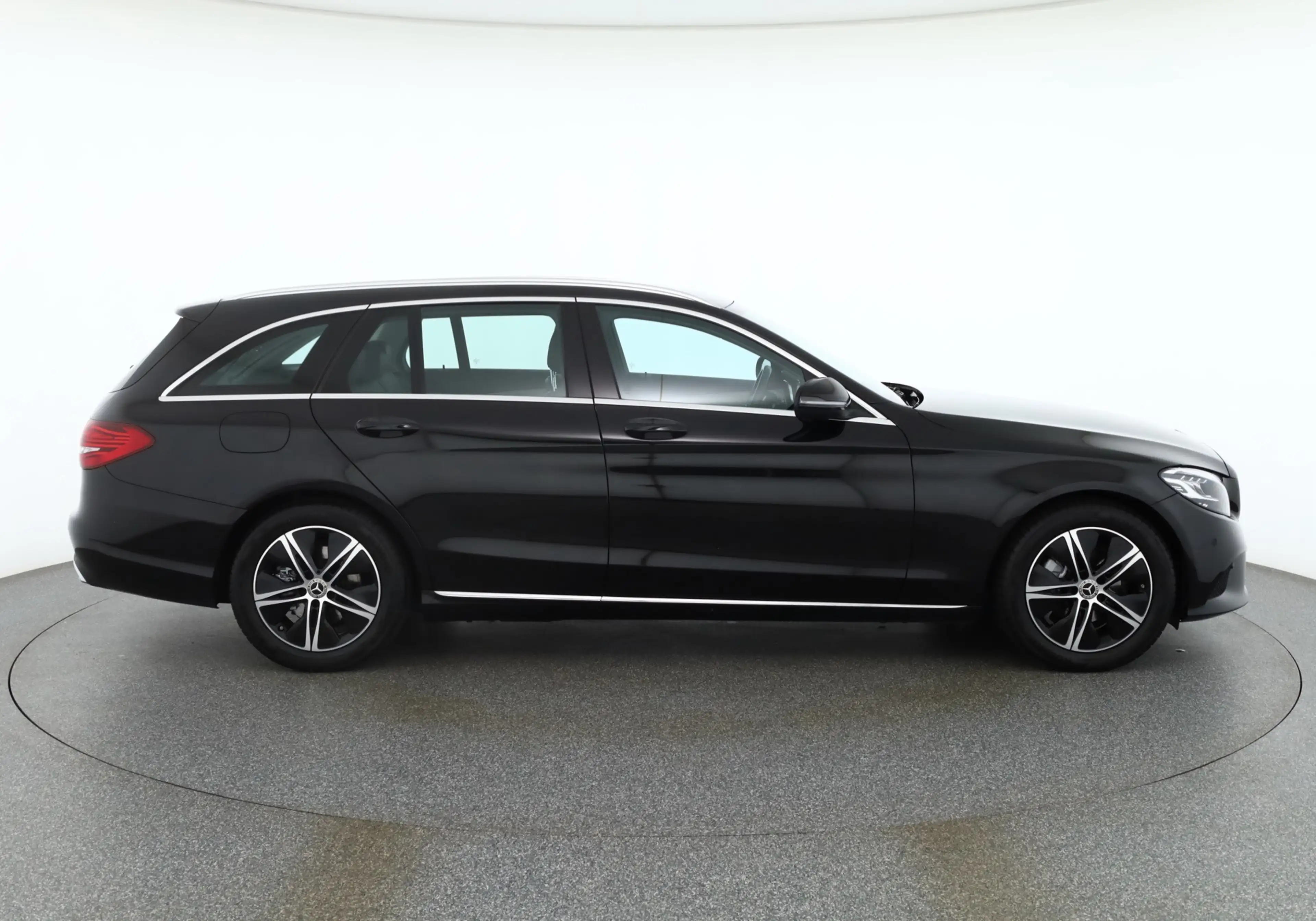Mercedes-Benz C 180 C180 T Avantgarde LED Navi Teilleder DAB Kamera — photo 6