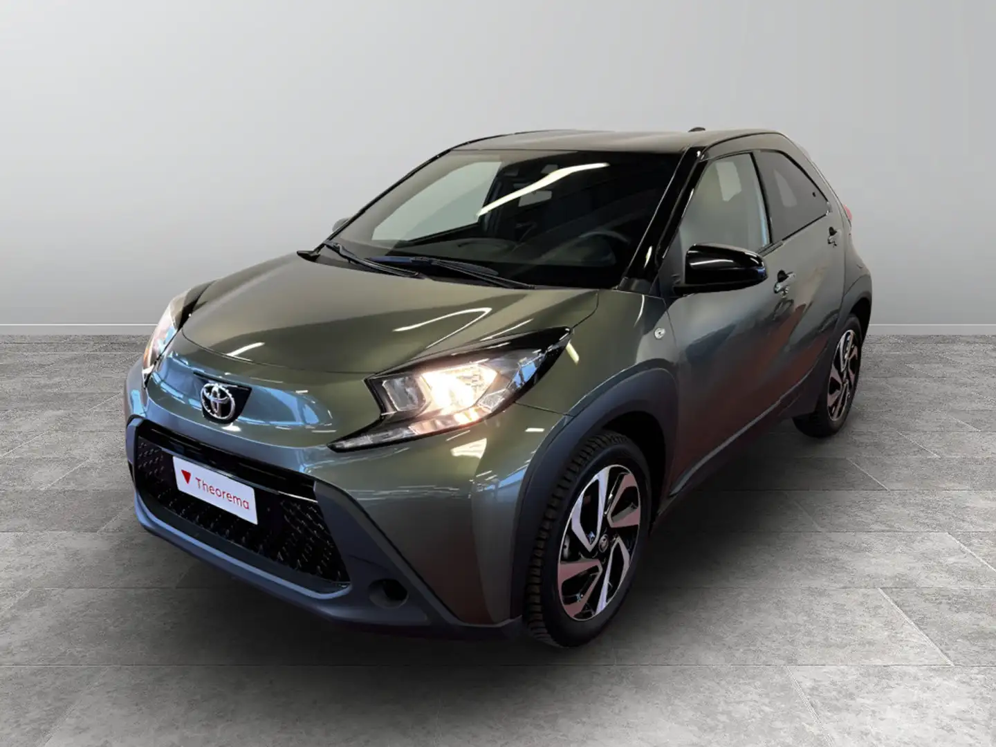 Toyota Aygo X 1.0 Trend Groen - 1