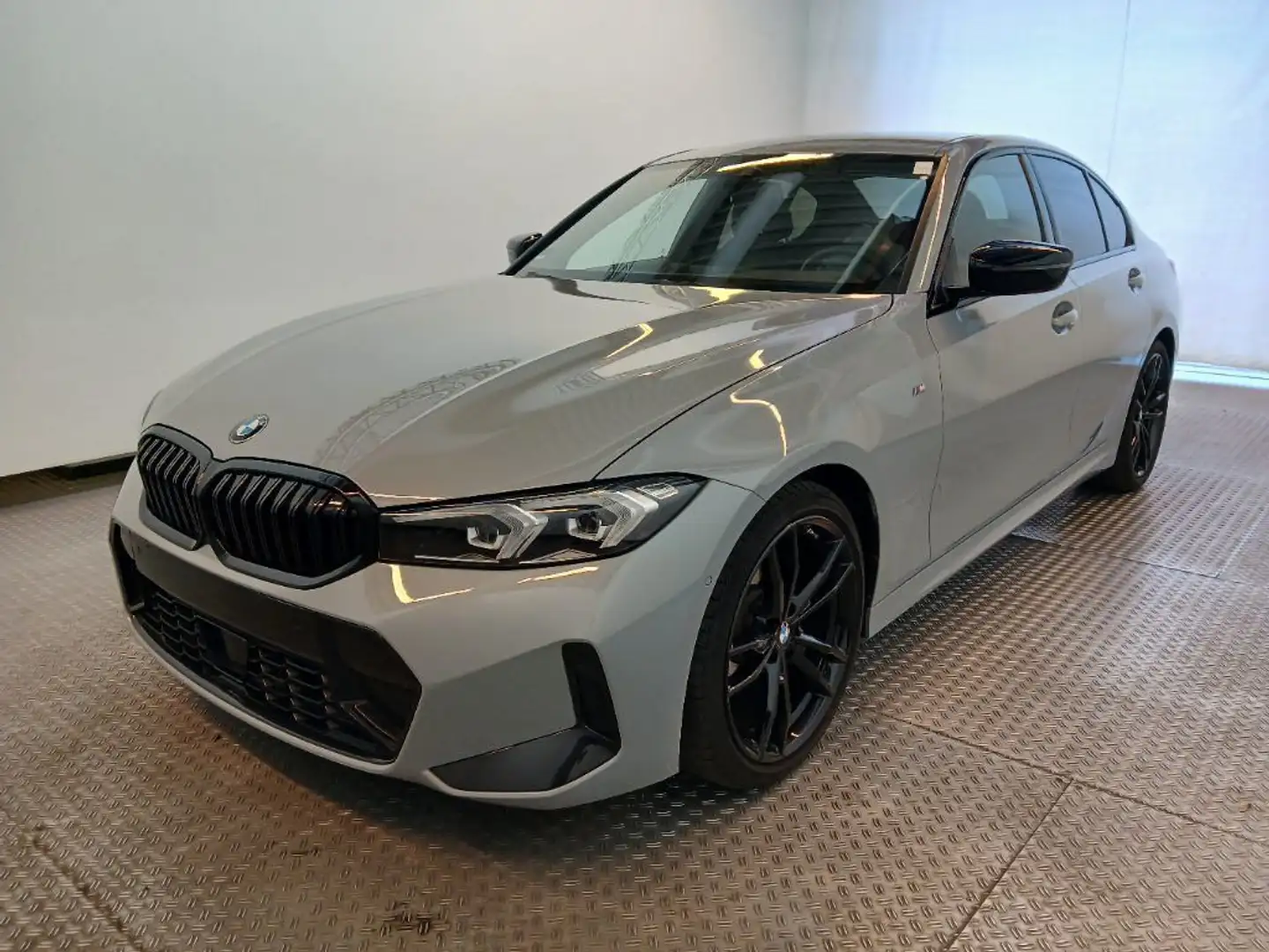 BMW 320 d xDrive M Sport*Komfortzugang*Sthzg*ACC*LHZ Gris - 1