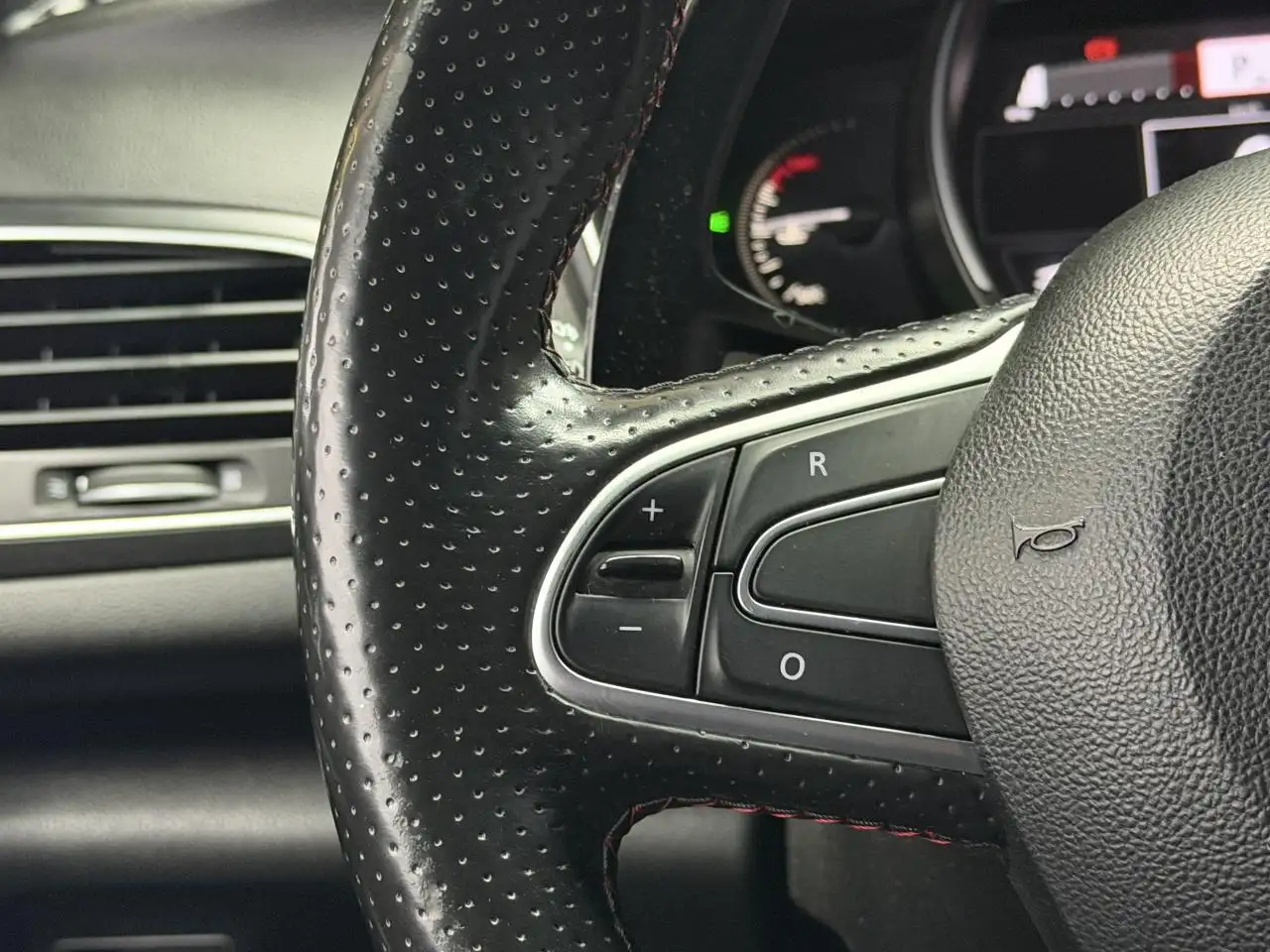 Renault Megane R.S. — photo 15