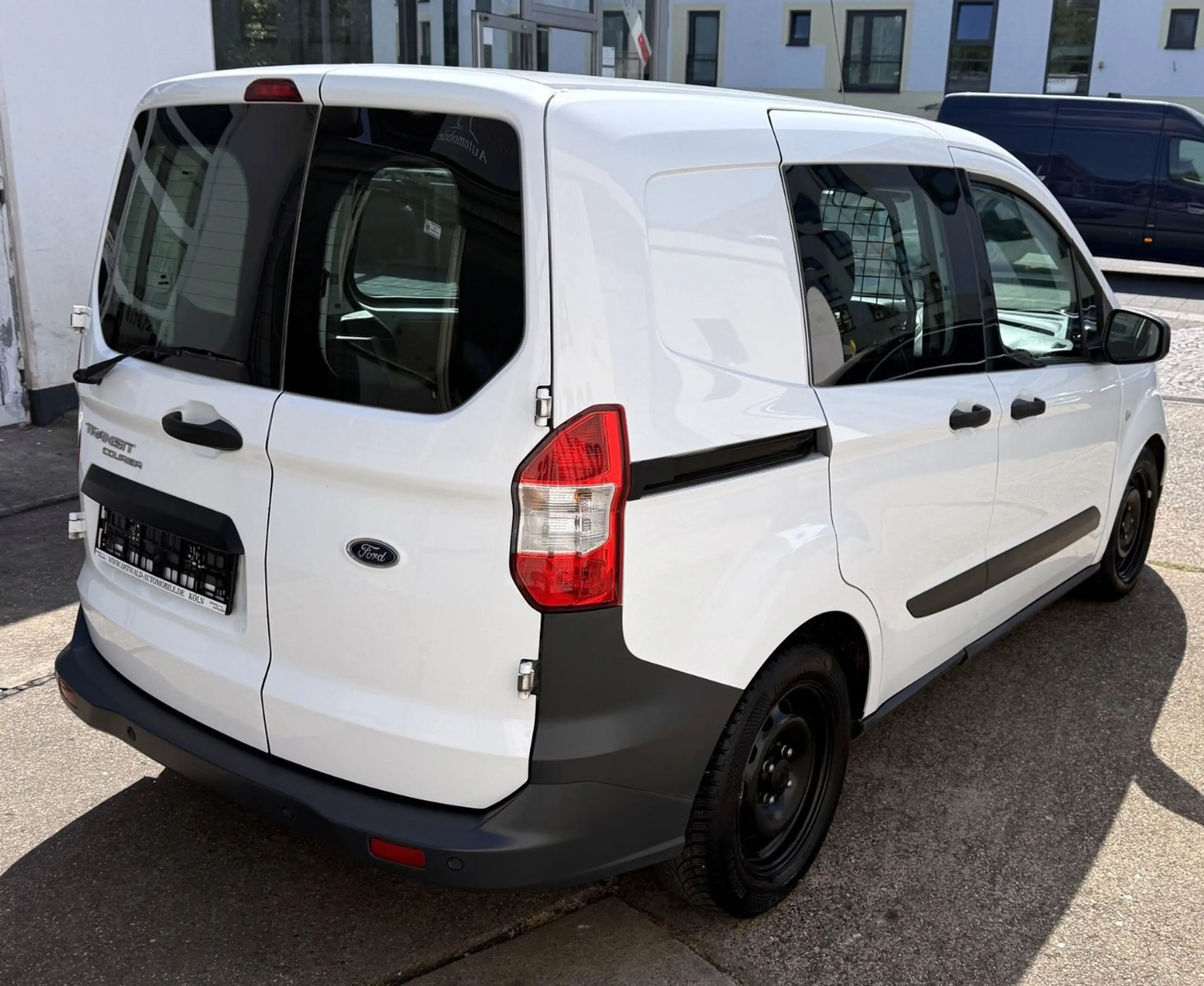Ford Transit Courier 1.5 TDCI Trend Klima CarPlay PDC — photo 4
