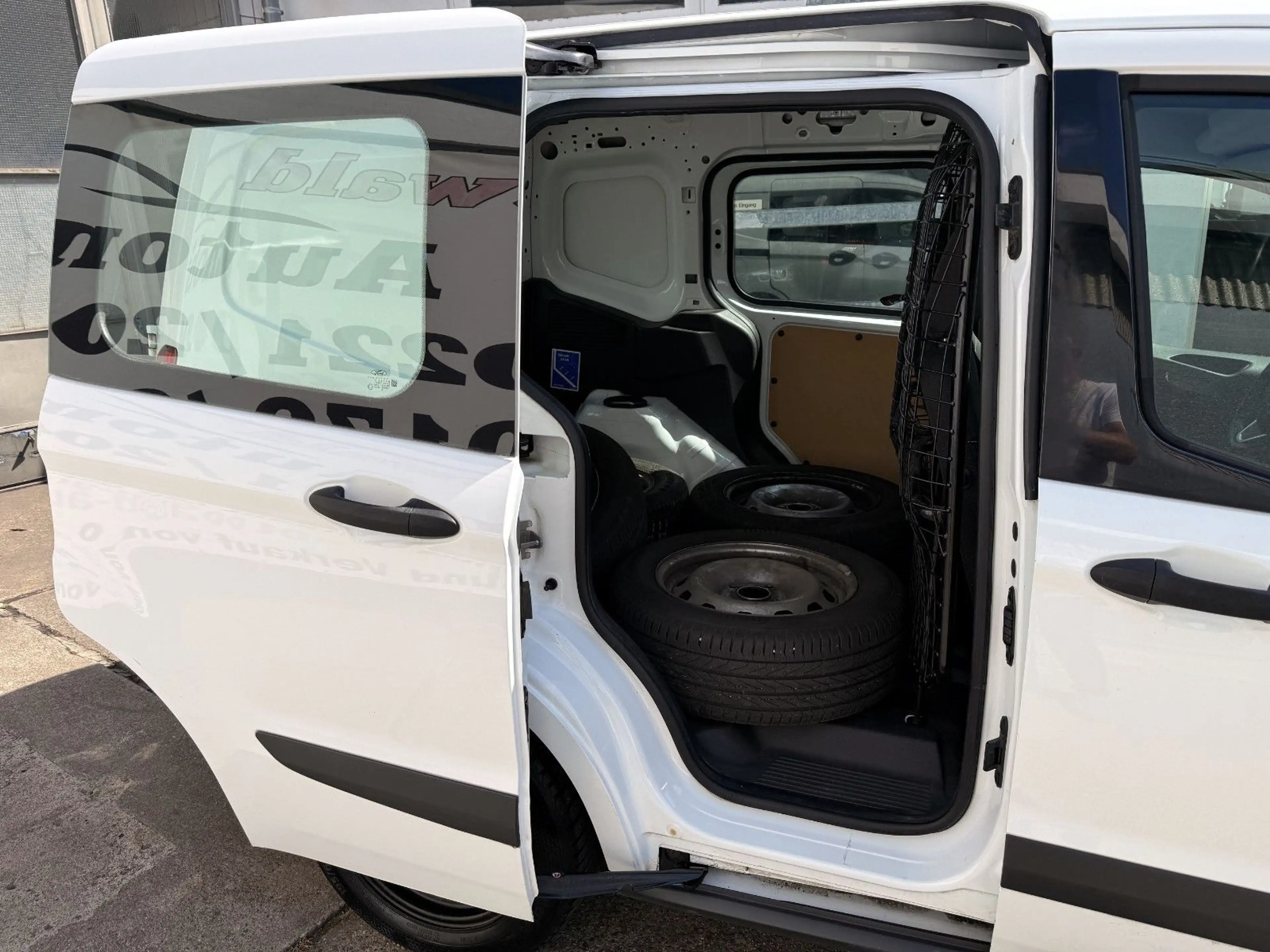 Ford Transit Courier 1.5 TDCI Trend Klima CarPlay PDC — photo 7