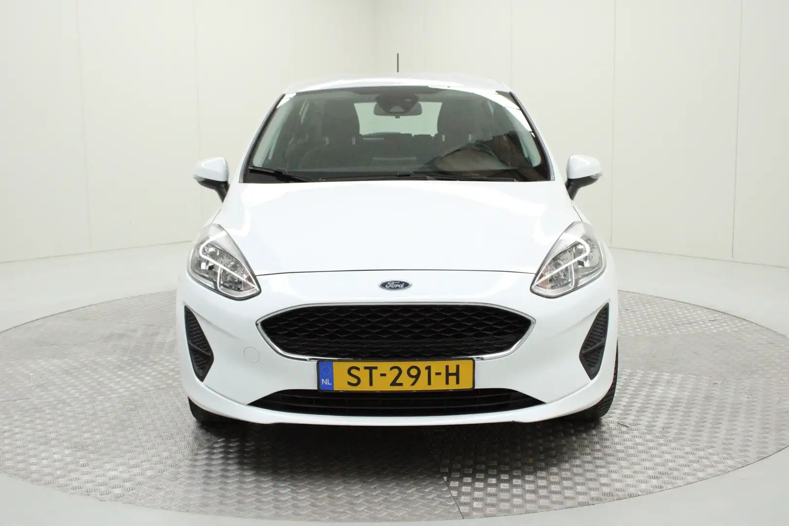Ford Fiesta 1.1 Trend | airco | navigatie | carplay | pdc acht Wit - 2