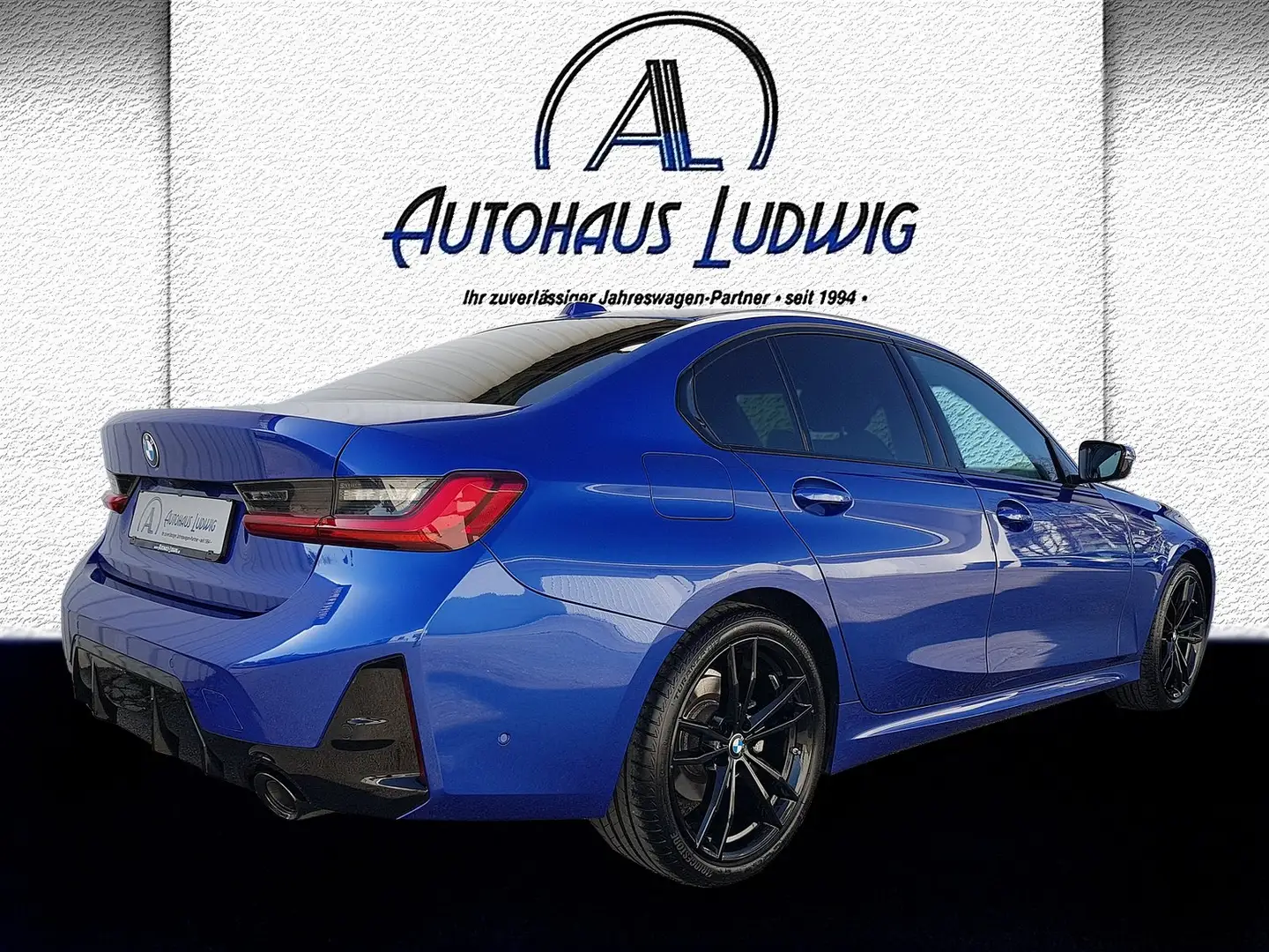 BMW 320 d xDrive Lim. M-Sport*Standheizung*NP: 70.900 Blau - 2