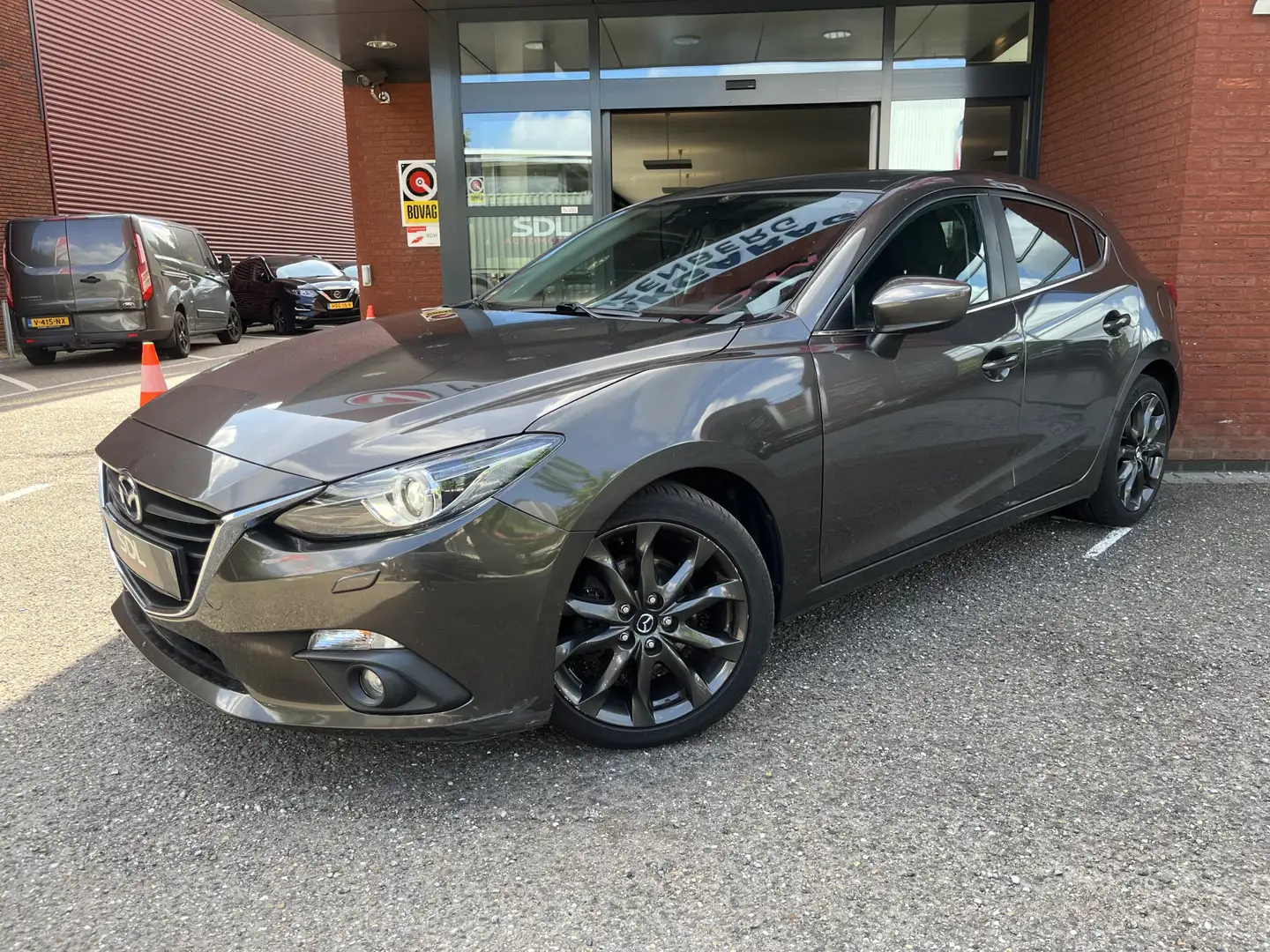 Mazda 3 2.0 SkyActiv-G 120 GT-M // LED // DODEHOEK // LEDE Gris - 2