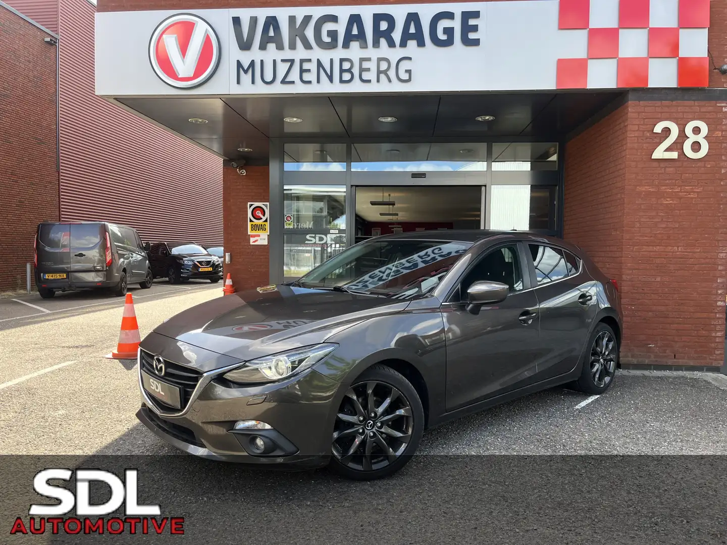 Mazda 3 2.0 SkyActiv-G 120 GT-M // LED // DODEHOEK // LEDE Gris - 1