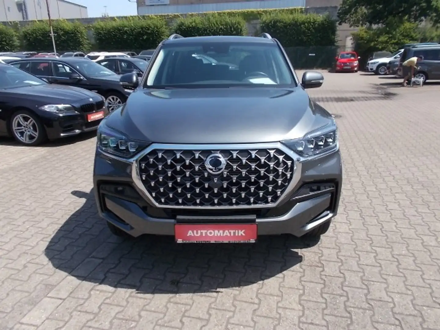SsangYong Rexton Luxury 4WD, Leder 7Sitze Seilwinde Grau - 2