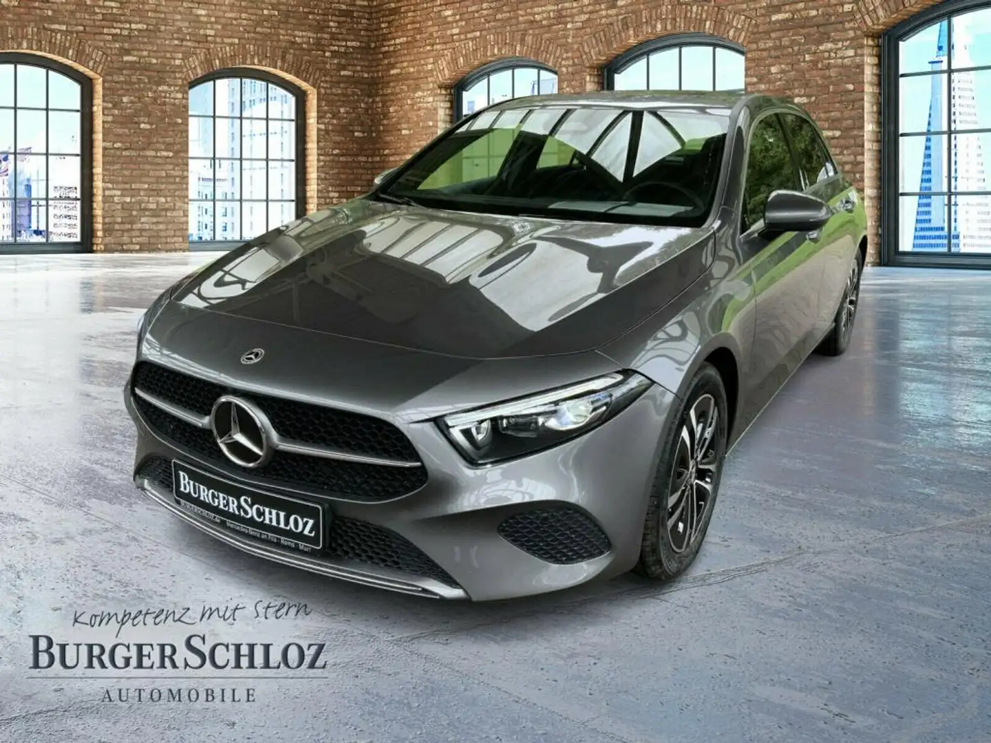 Mercedes-Benz A 180 W-Paket KAM PDC SpurH LM Navi AUT KlimaA Grau - 1