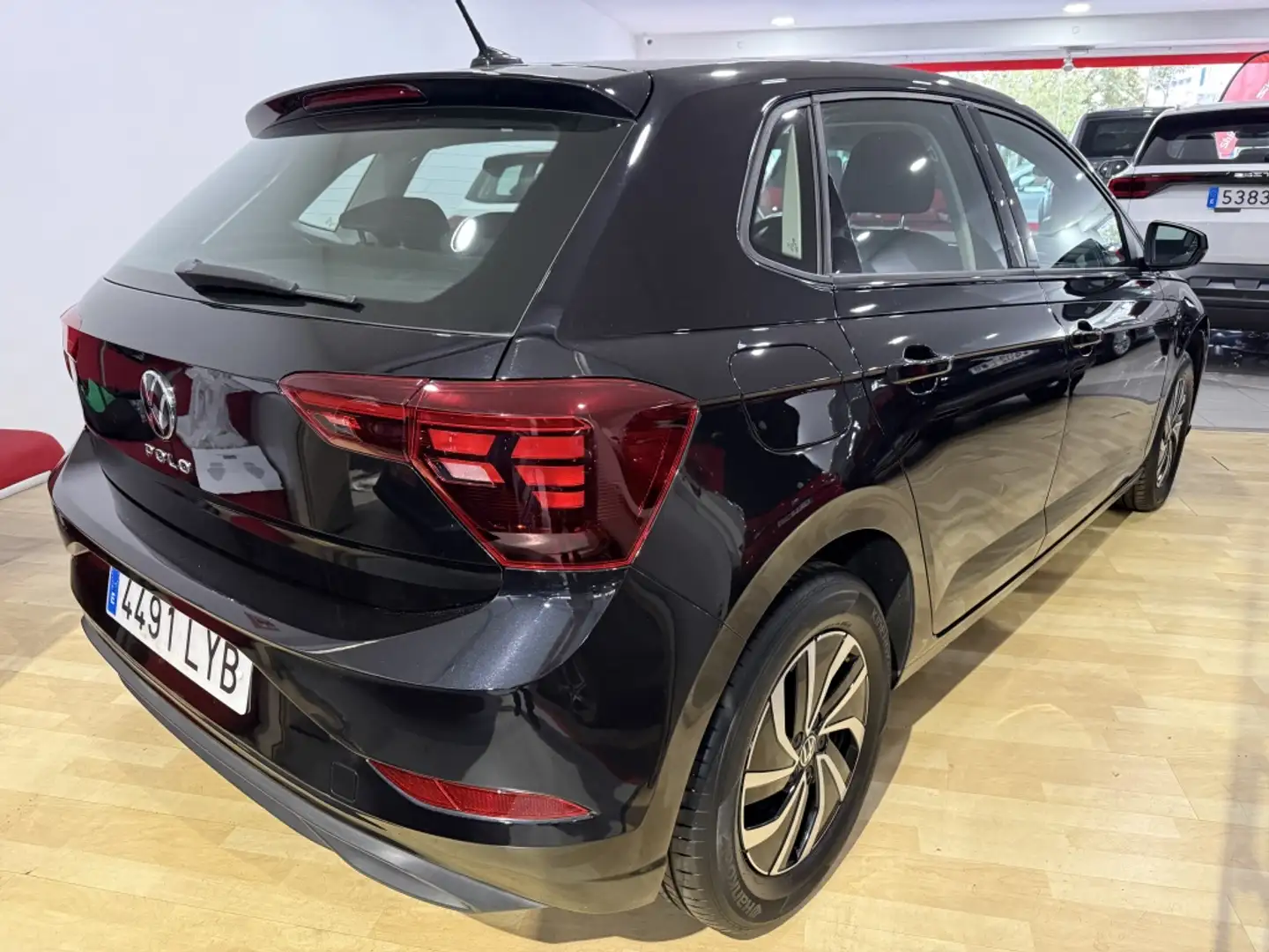 Volkswagen Polo 1.0 TSI Life 70kW Schwarz - 2