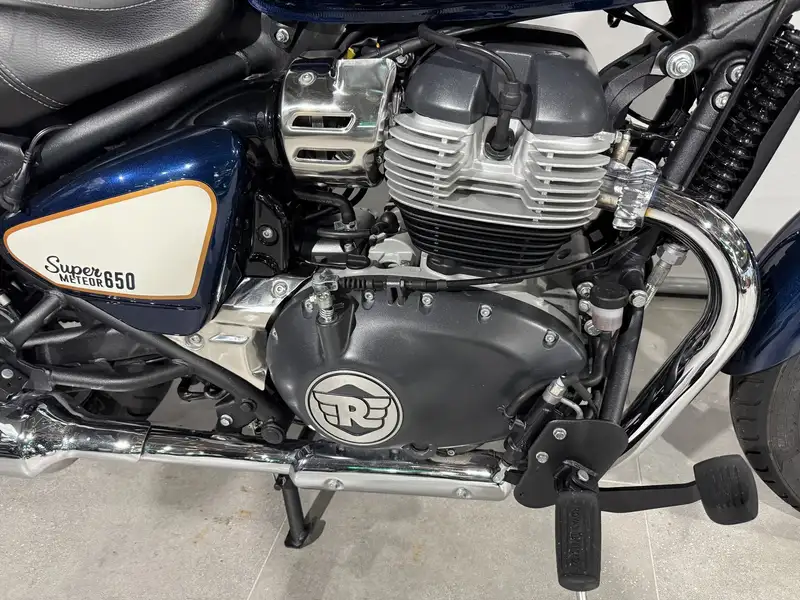 Royal Enfield Super Meteor 650 - foto 4