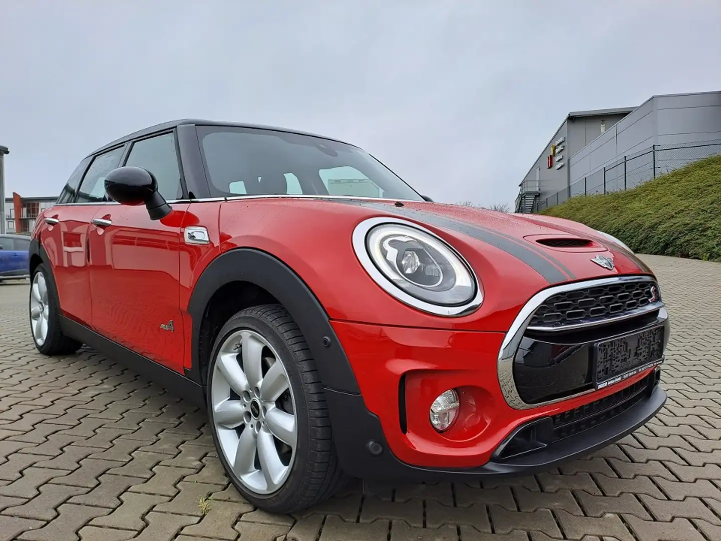 MINI Cooper S ALL4 Rouge - 1