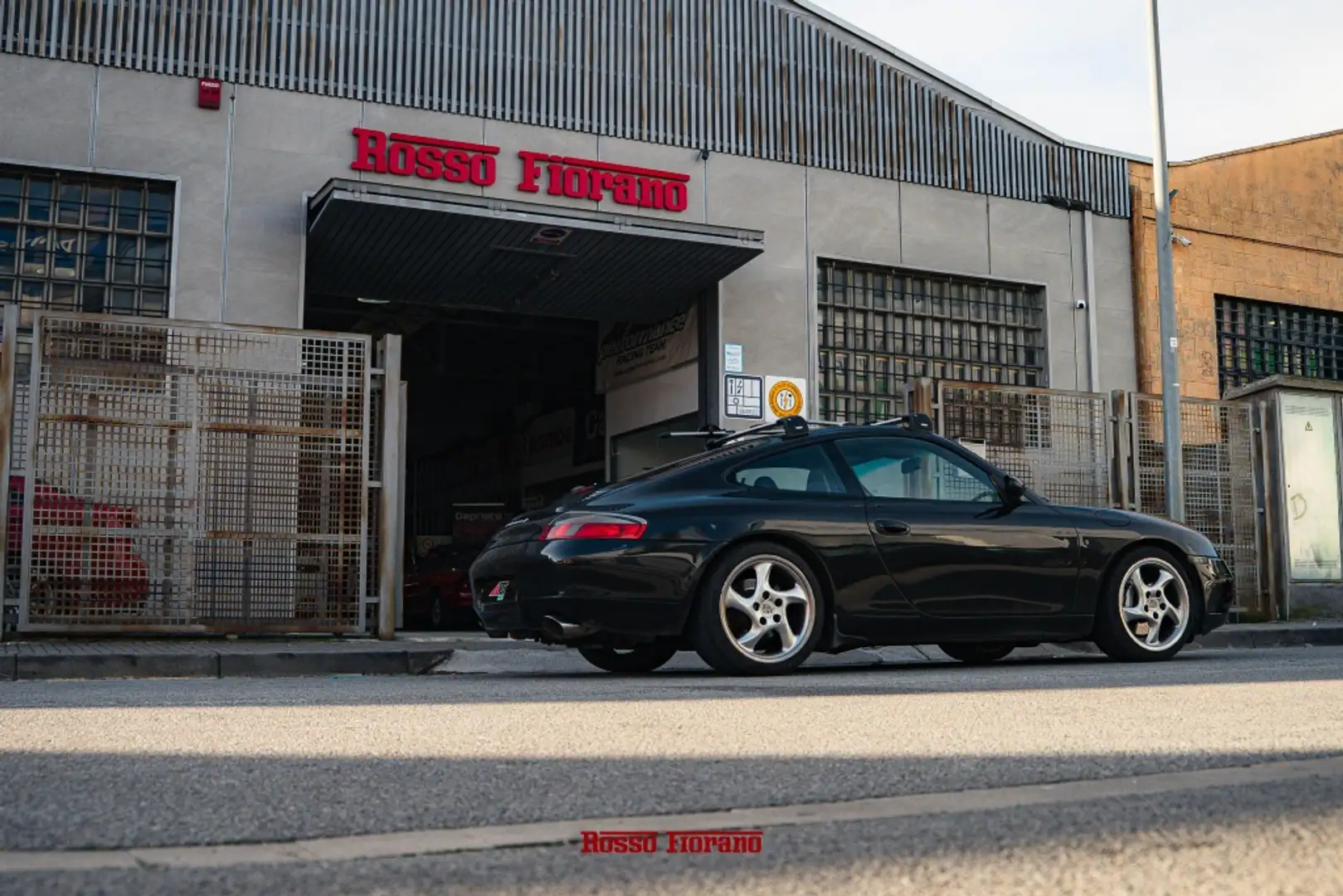 Porsche 996 Carrera 4 Coupé Gris - 1