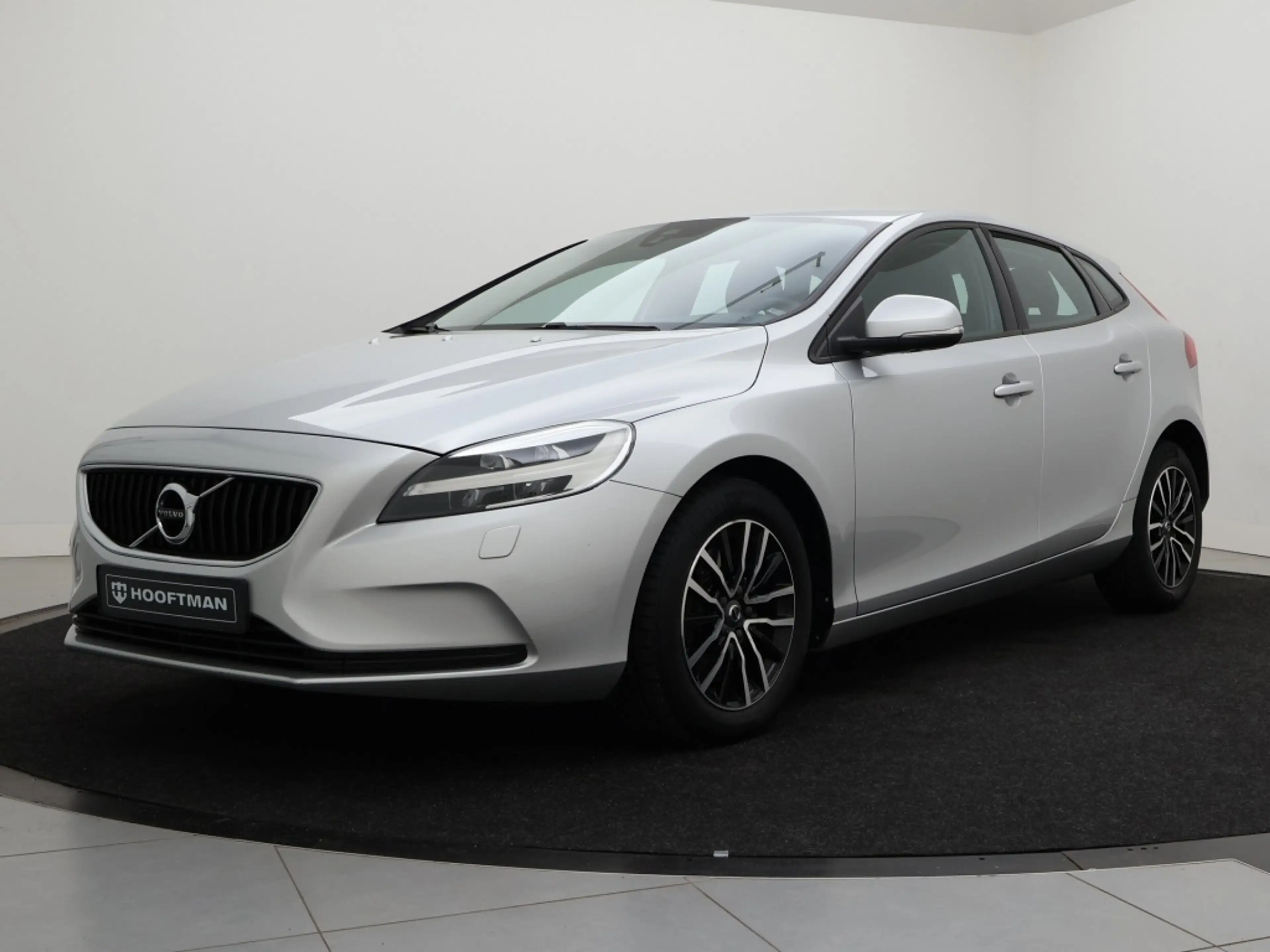 Volvo V40 T2 AUT(6) NORDIC+ STANDKACHEL NAVI FULL-LED BLUETO — photo 2