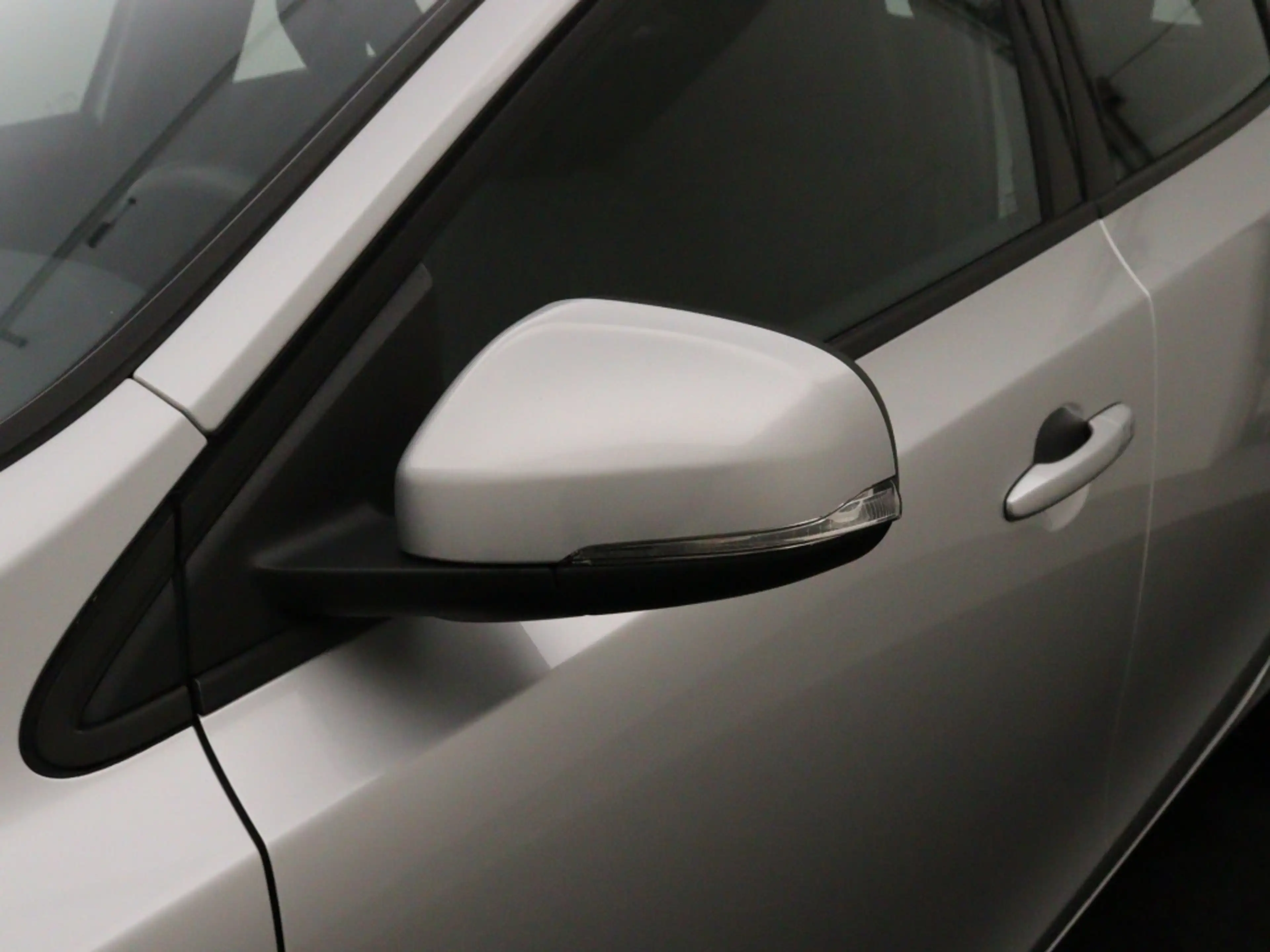 Volvo V40 T2 AUT(6) NORDIC+ STANDKACHEL NAVI FULL-LED BLUETO — photo 10