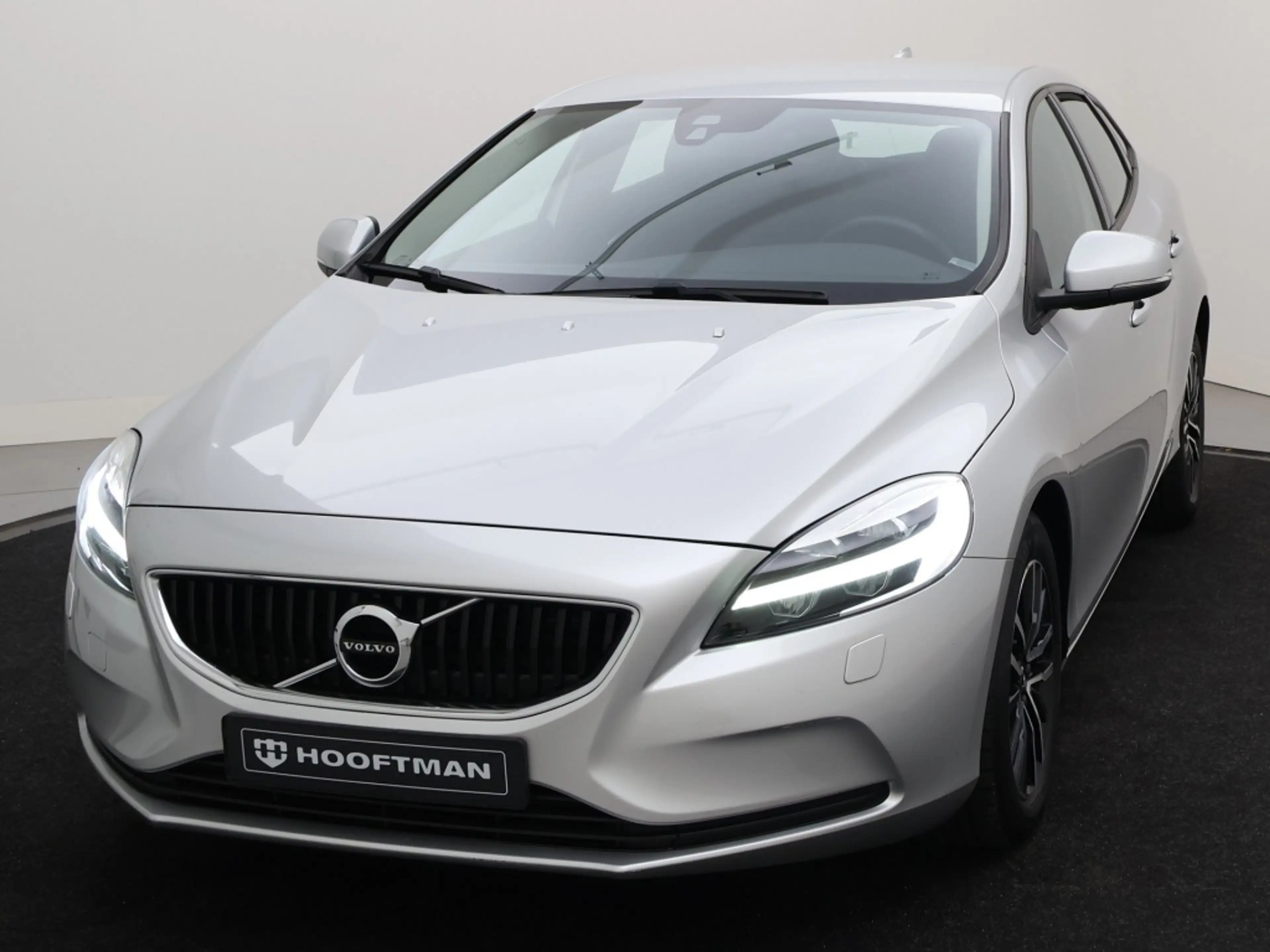 Volvo V40 T2 AUT(6) NORDIC+ STANDKACHEL NAVI FULL-LED BLUETO — photo 7