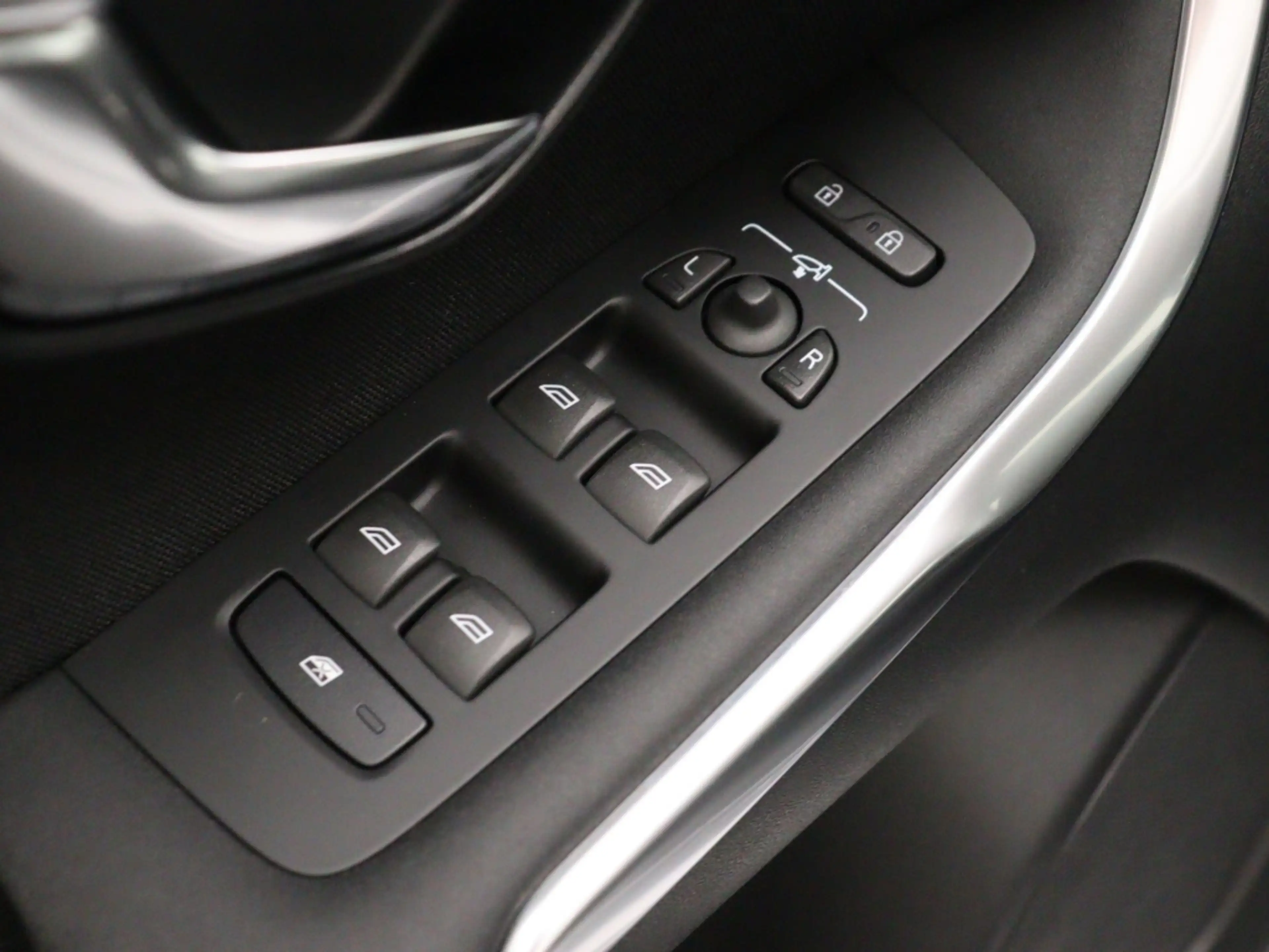 Volvo V40 T2 AUT(6) NORDIC+ STANDKACHEL NAVI FULL-LED BLUETO — photo 12