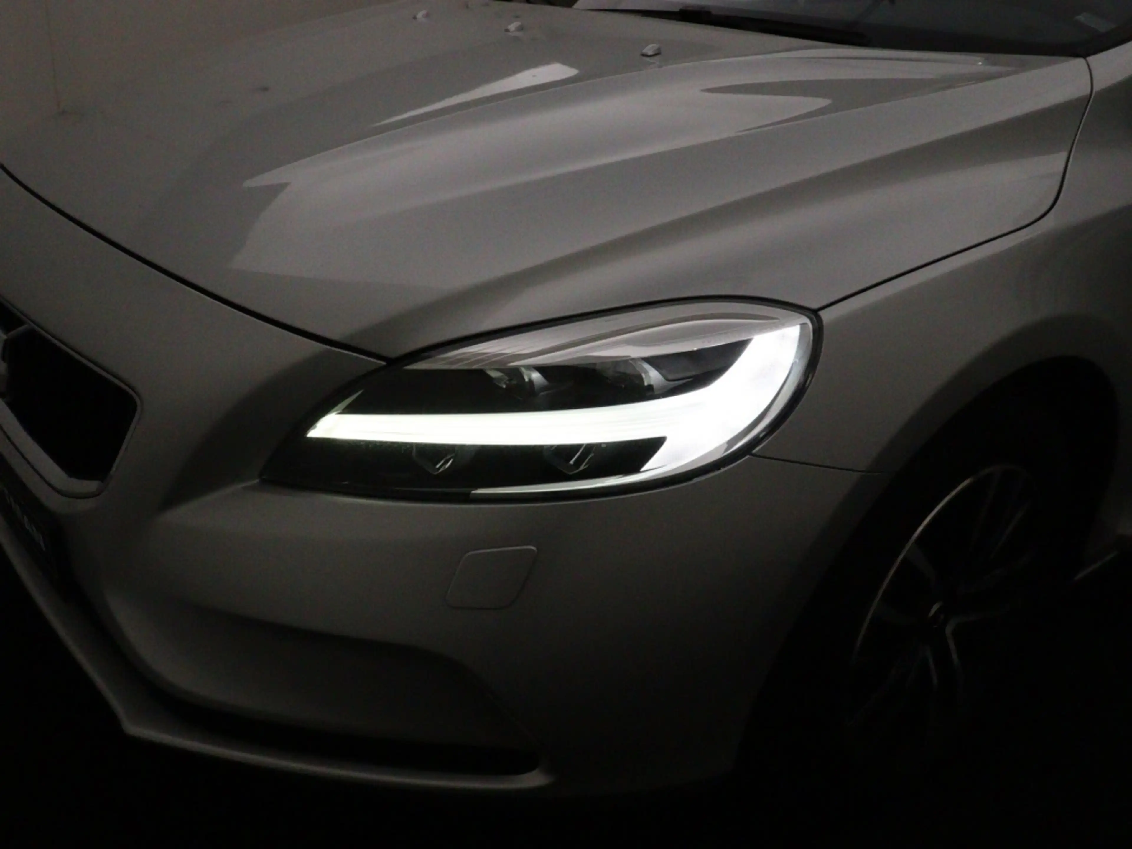 Volvo V40 T2 AUT(6) NORDIC+ STANDKACHEL NAVI FULL-LED BLUETO — photo 11