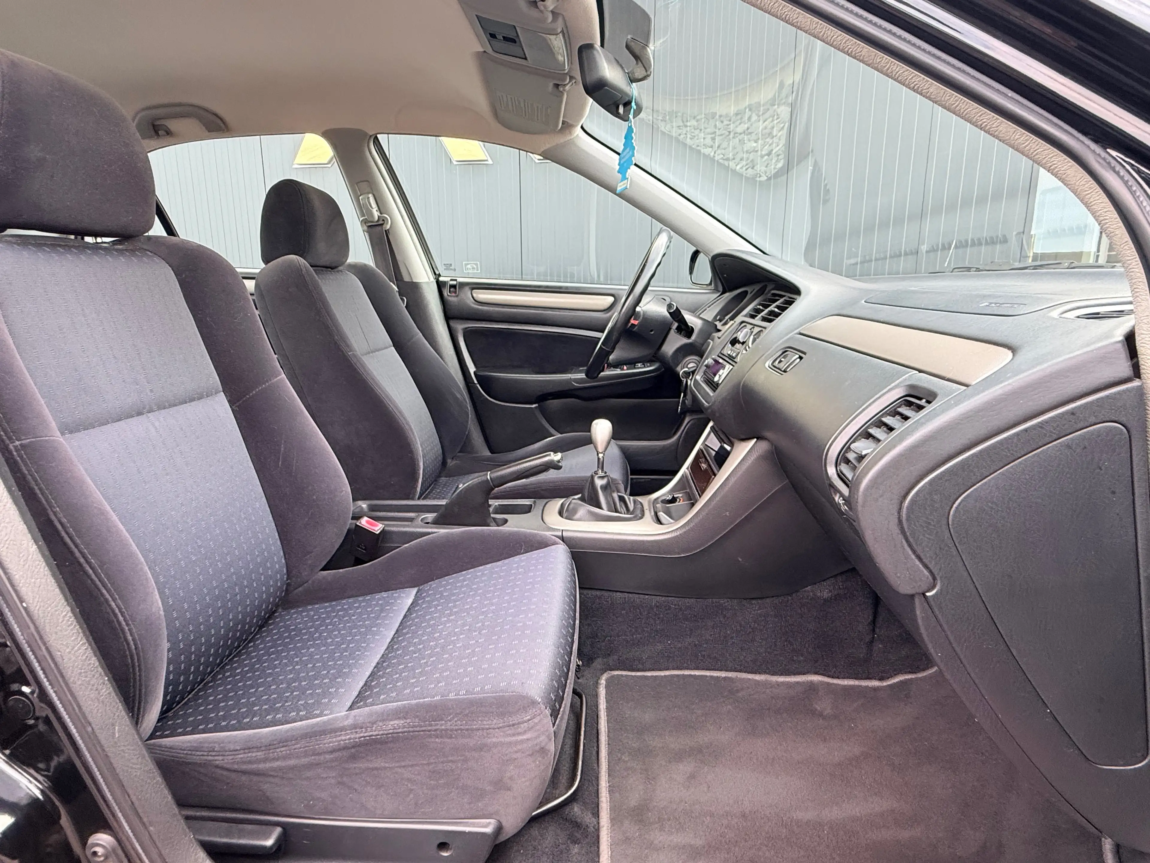 Honda Accord 1.8i 16v VTEC LS 136CV CLIMATISATION INTERIEUR EN VELOUR GARANTIE 12 MOIS — photo 12