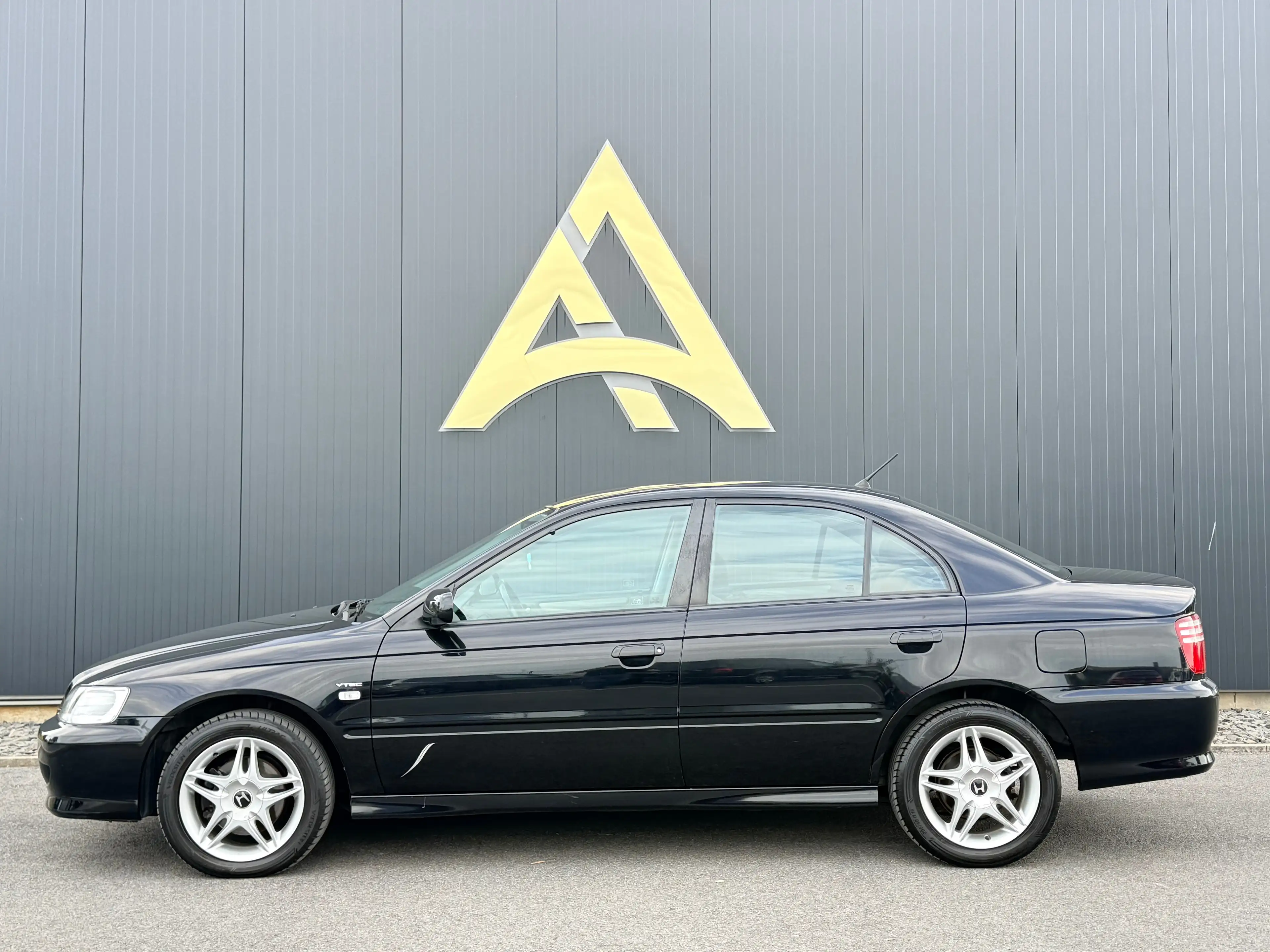 Honda Accord 1.8i 16v VTEC LS 136CV CLIMATISATION INTERIEUR EN VELOUR GARANTIE 12 MOIS — photo 6