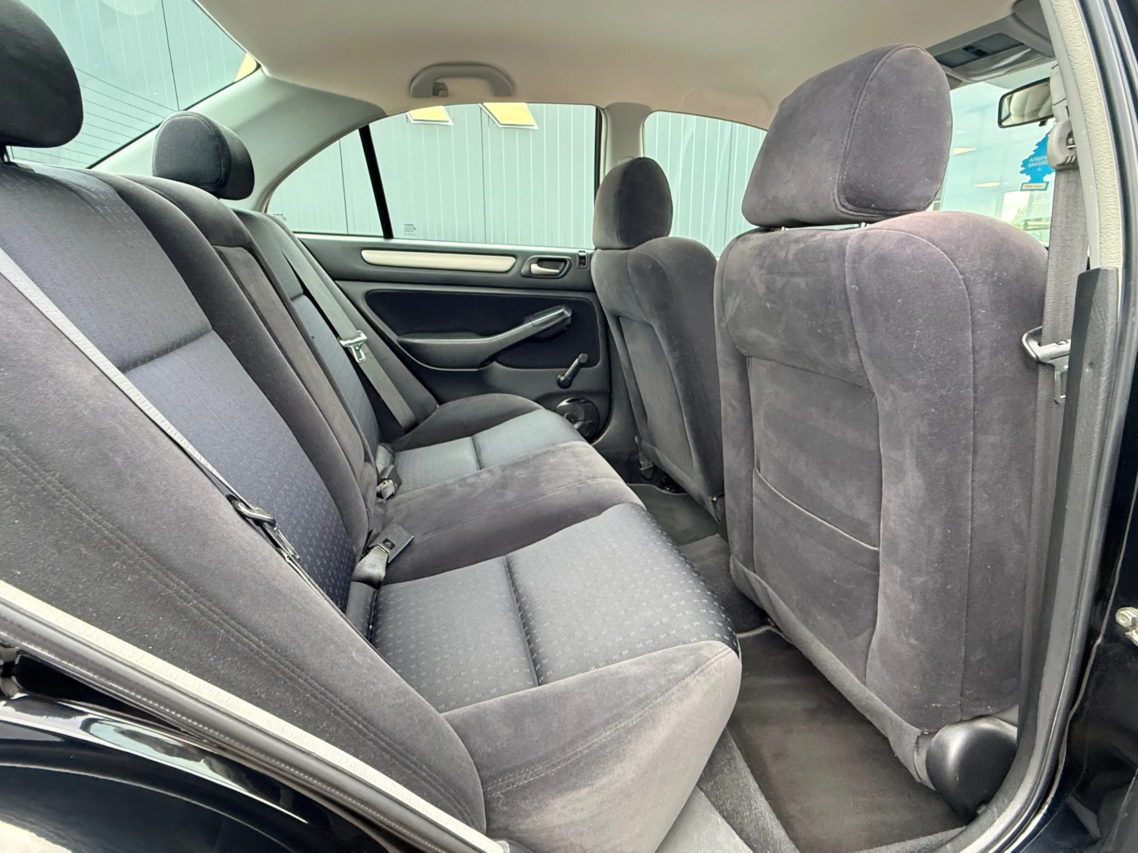 Honda Accord 1.8i 16v VTEC LS 136CV CLIMATISATION INTERIEUR EN VELOUR GARANTIE 12 MOIS — photo 13