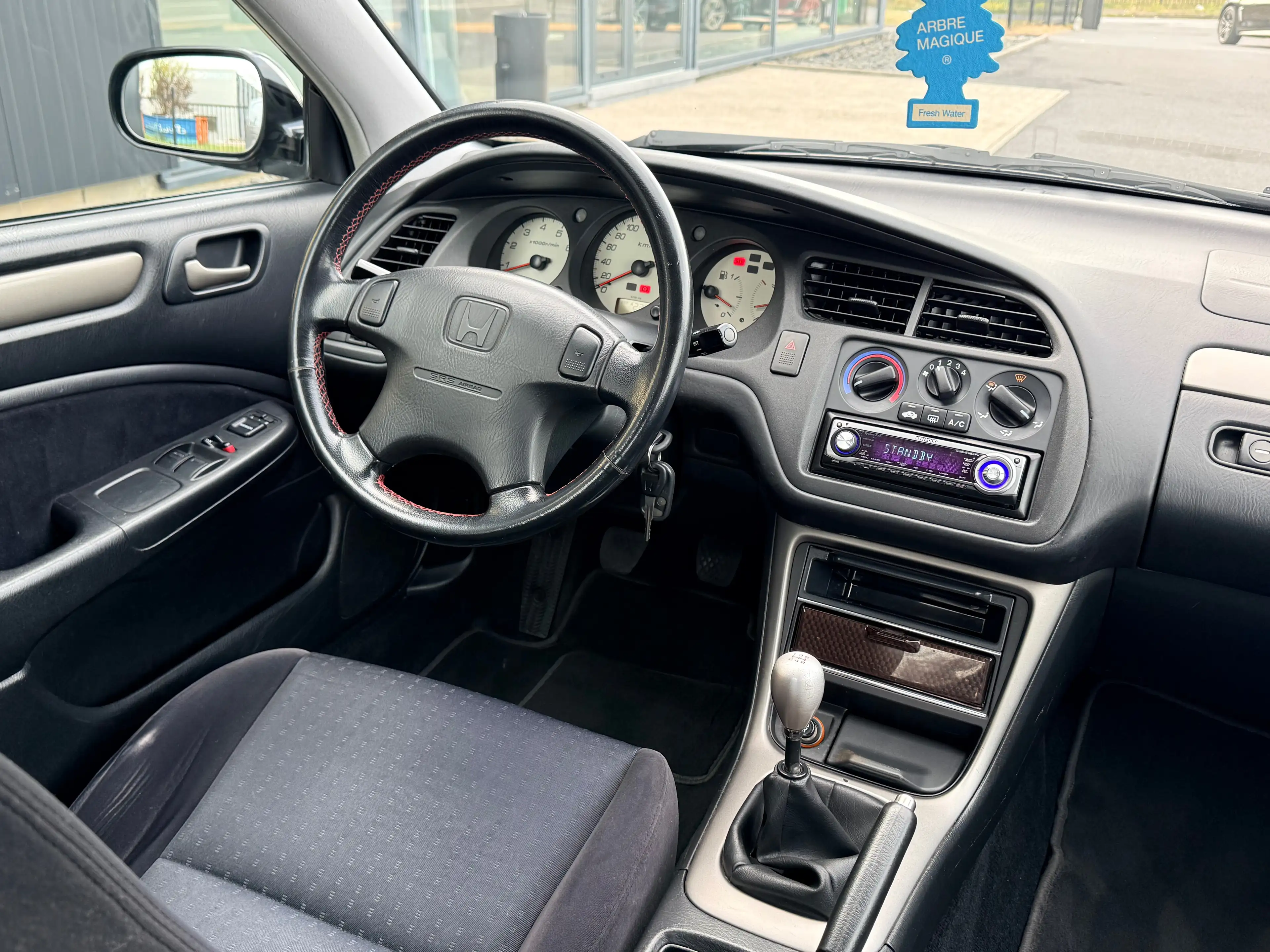 Honda Accord 1.8i 16v VTEC LS 136CV CLIMATISATION INTERIEUR EN VELOUR GARANTIE 12 MOIS — photo 8