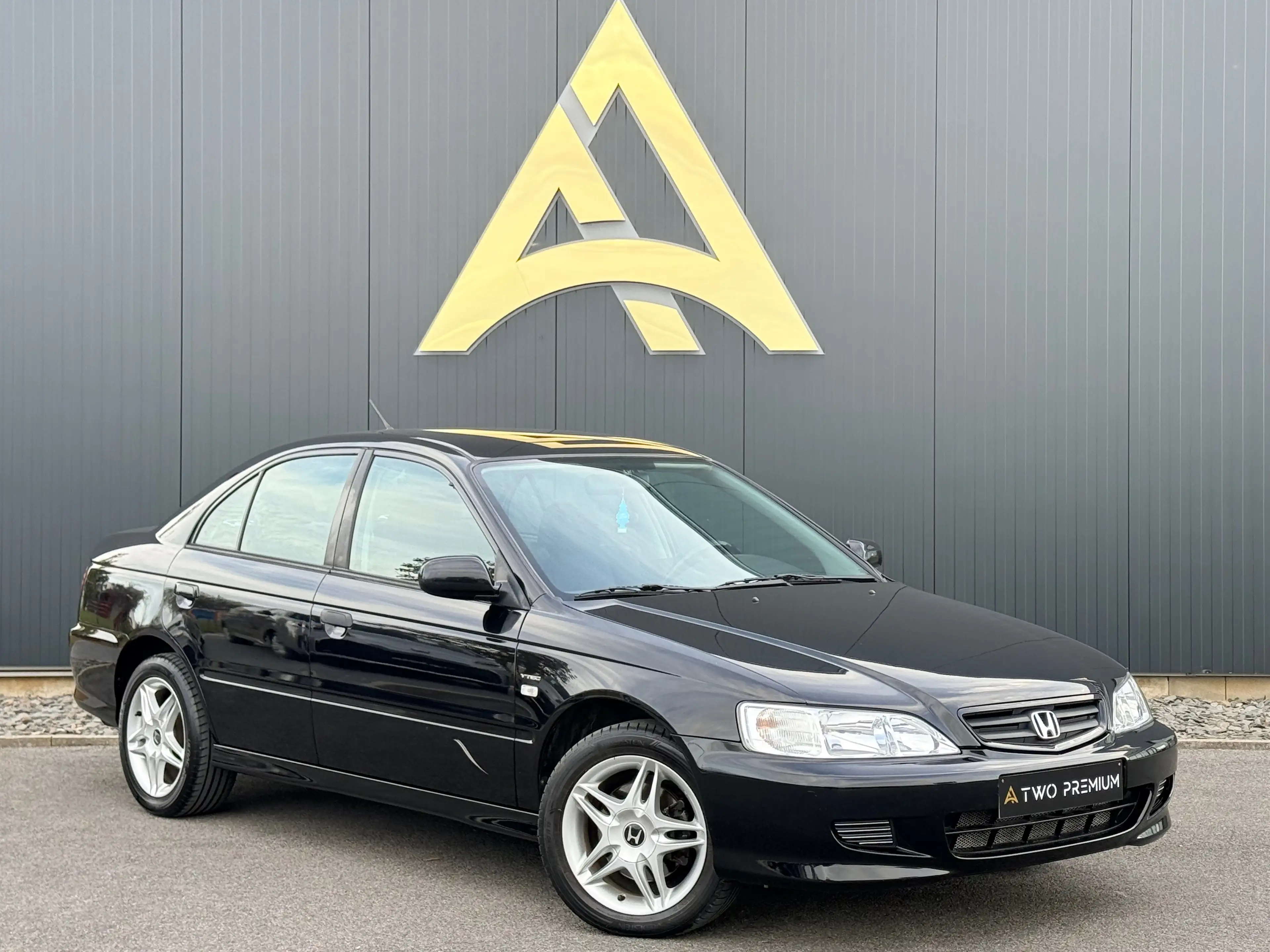 Honda Accord 1.8i 16v VTEC LS 136CV CLIMATISATION INTERIEUR EN VELOUR GARANTIE 12 MOIS — photo 10