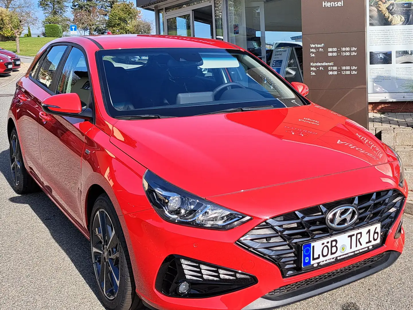 Hyundai i30 1.5 T-GDi 7-DCT Trend Navi Komfort-Paket Rouge - 2