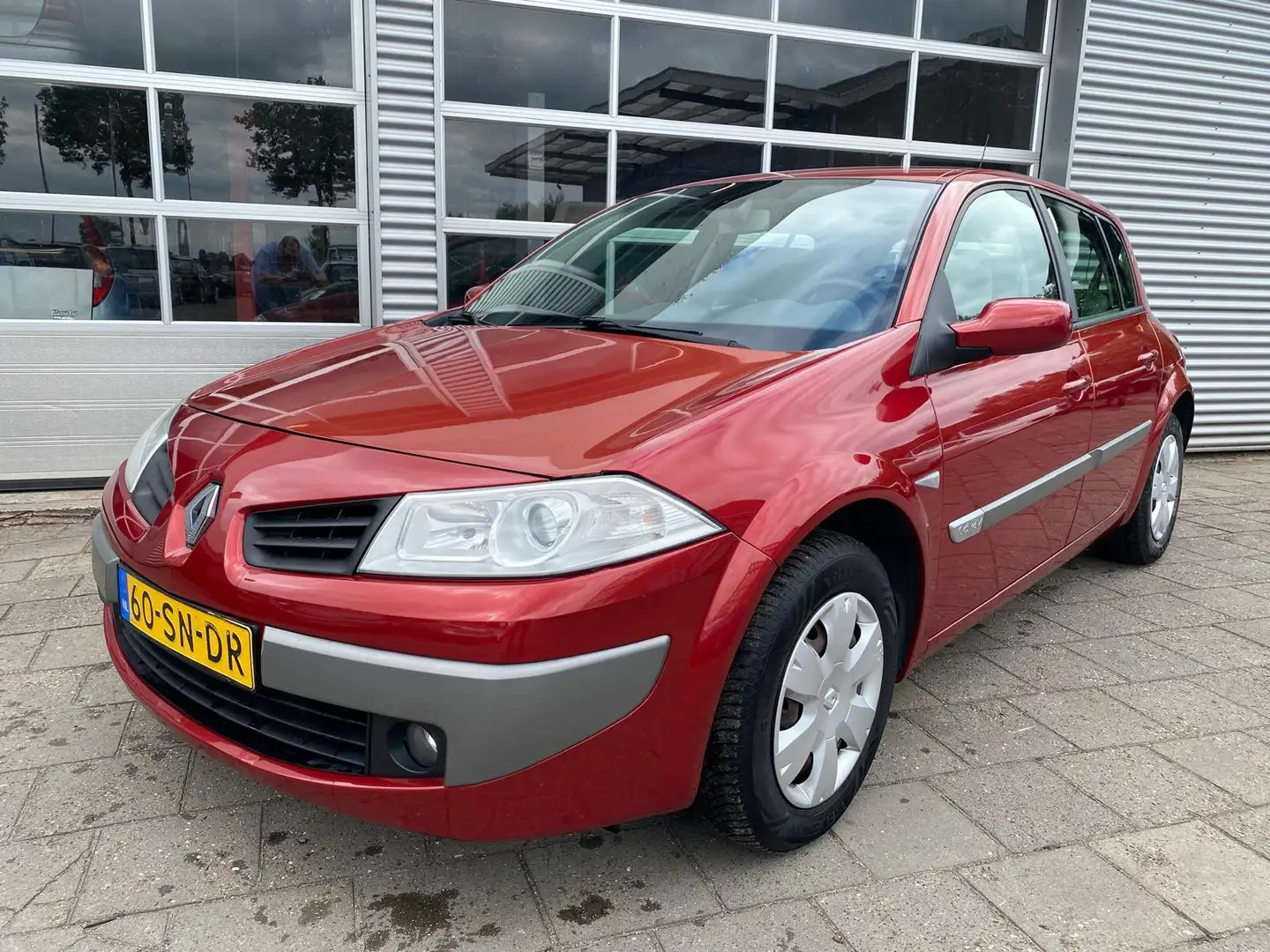 Renault Megane 1.6-16V Cruise Control / APK eind juni 2026! Rood - 1