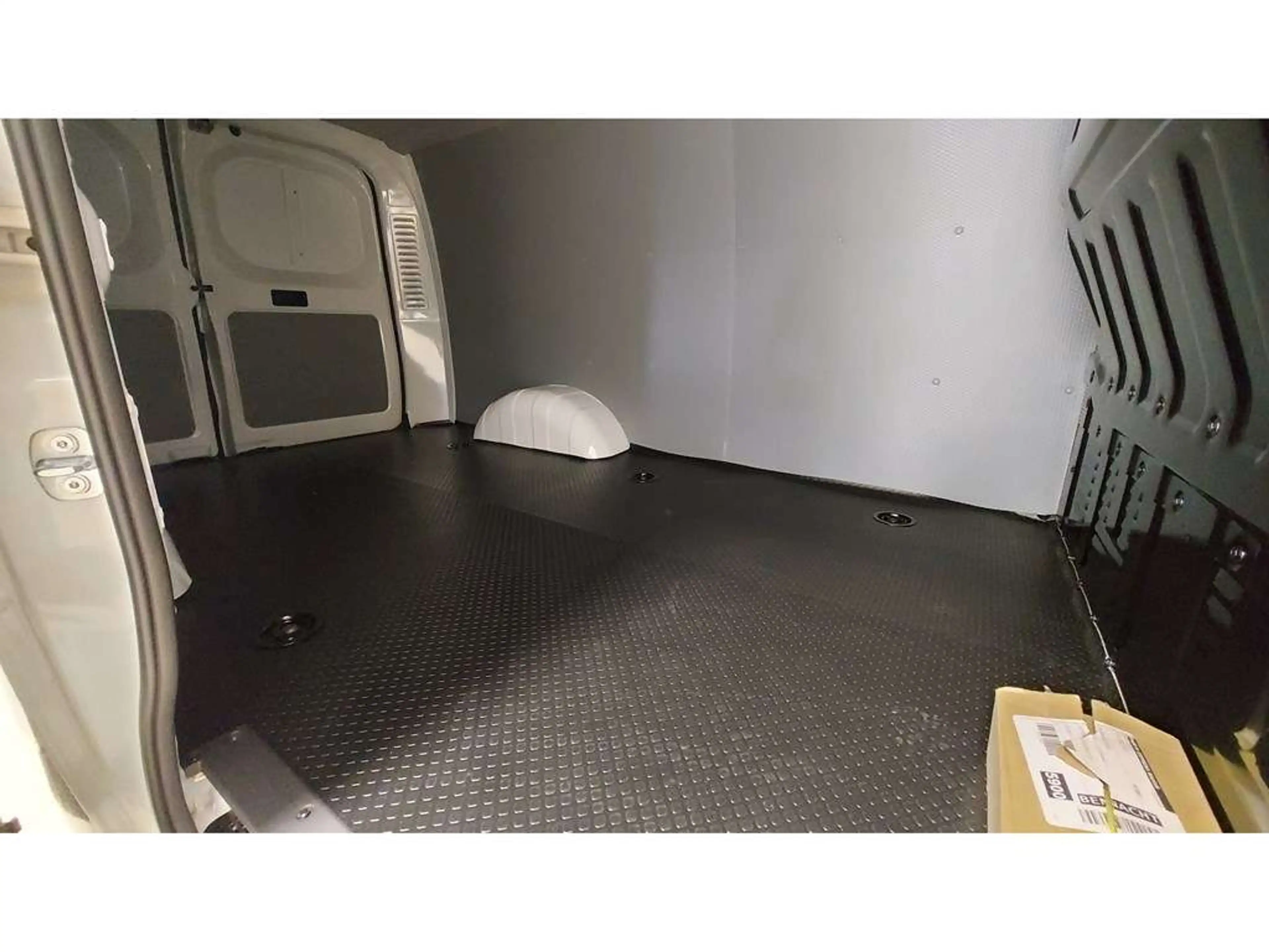 Maxus eDeliver 3 50KWH LWB 122PK*L2*CARPLAY*CAMERA*HOUTBEKLEDING* — photo 10