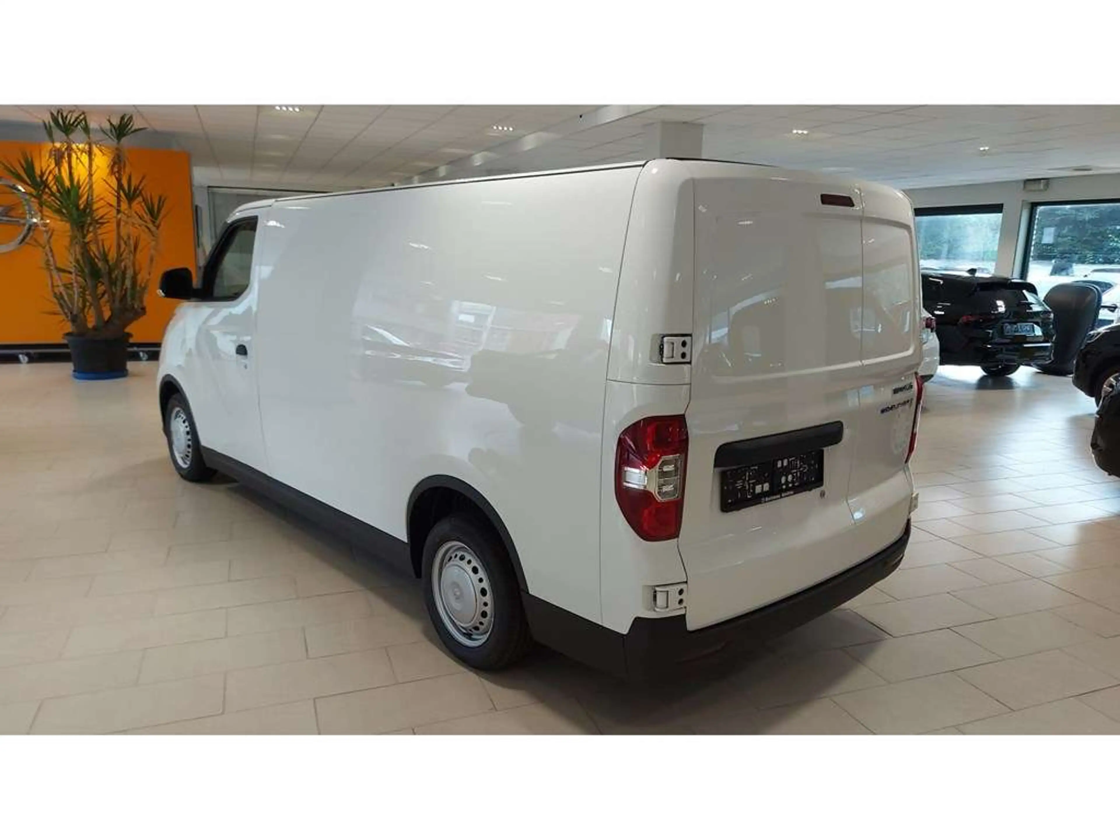 Maxus eDeliver 3 50KWH LWB 122PK*L2*CARPLAY*CAMERA*HOUTBEKLEDING* — photo 5