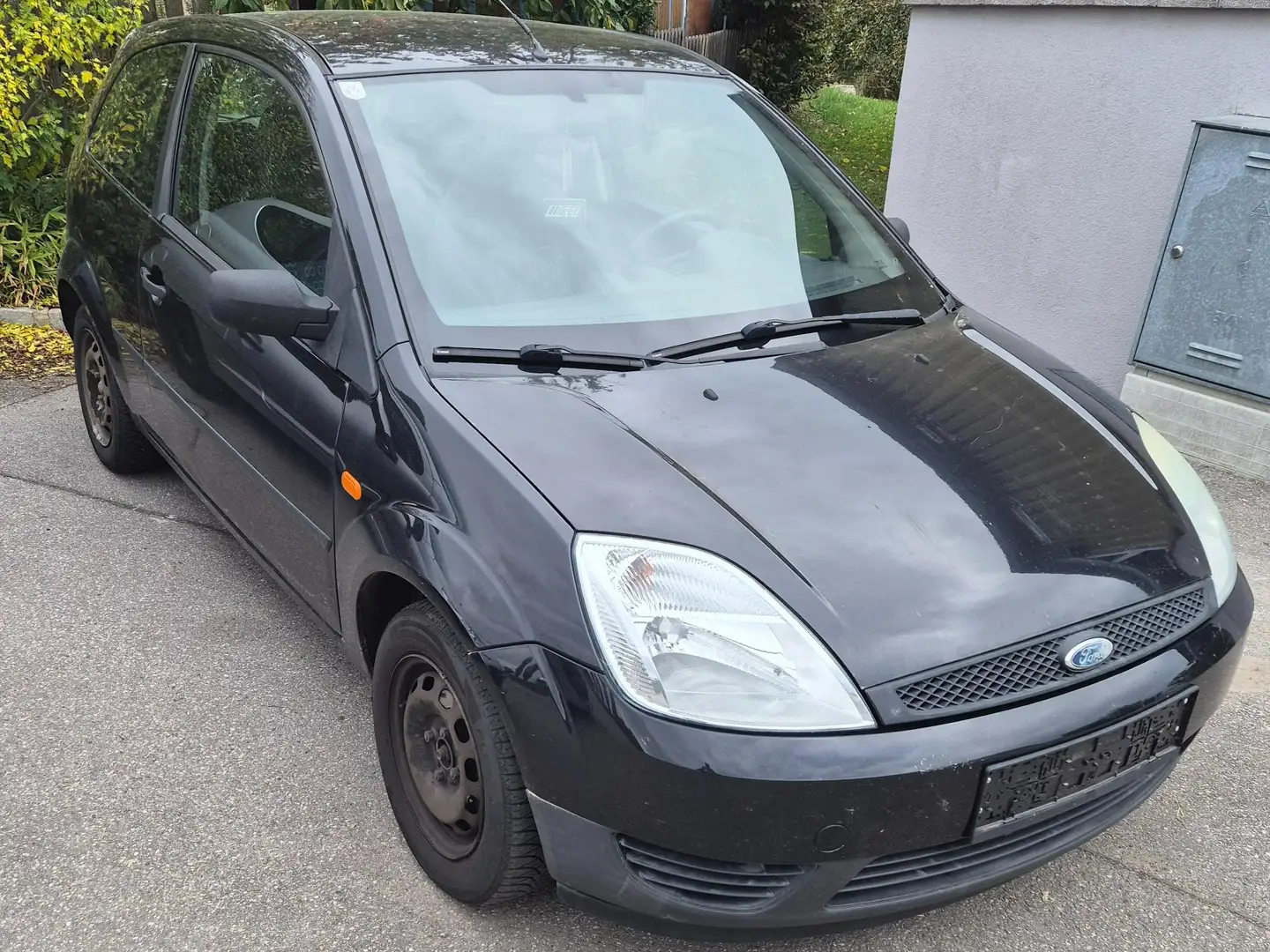 Ford Fiesta Fiesta Ambiente 1,3 8V Ambiente Schwarz - 1