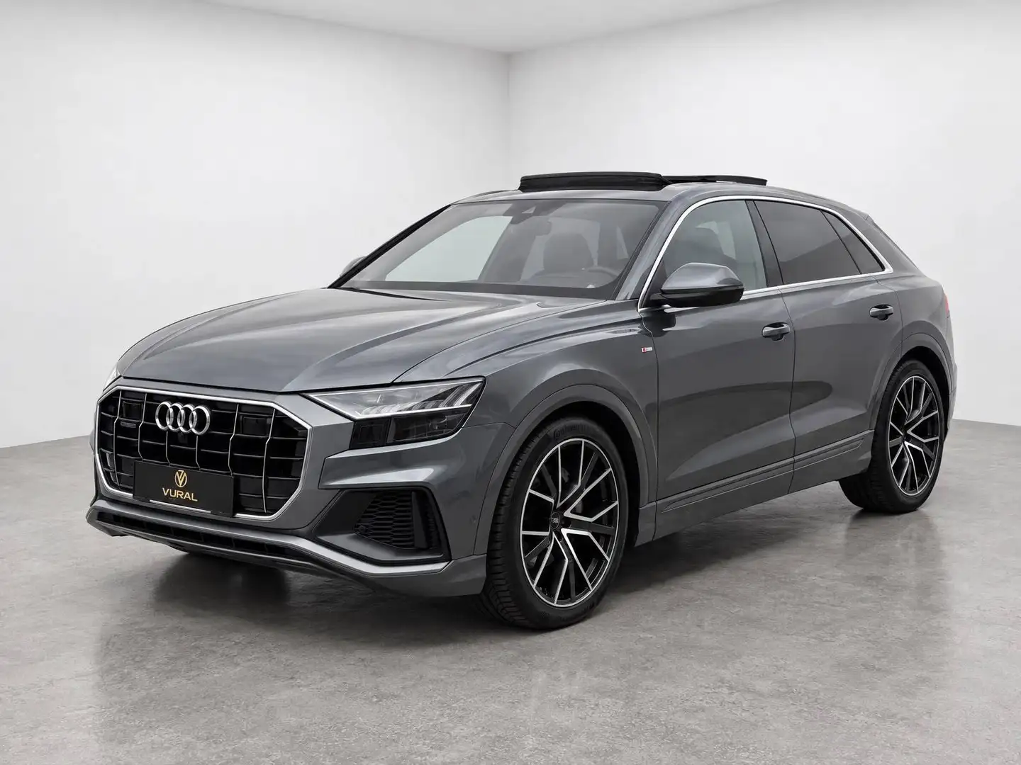 Audi Q8 55 TFSI quattro | Panoramadach | Head-Up | Nachtsichtasisstent | Sportsitze | VOLL AUSTATTUNG | Bang & Olufsen | Grau - 2