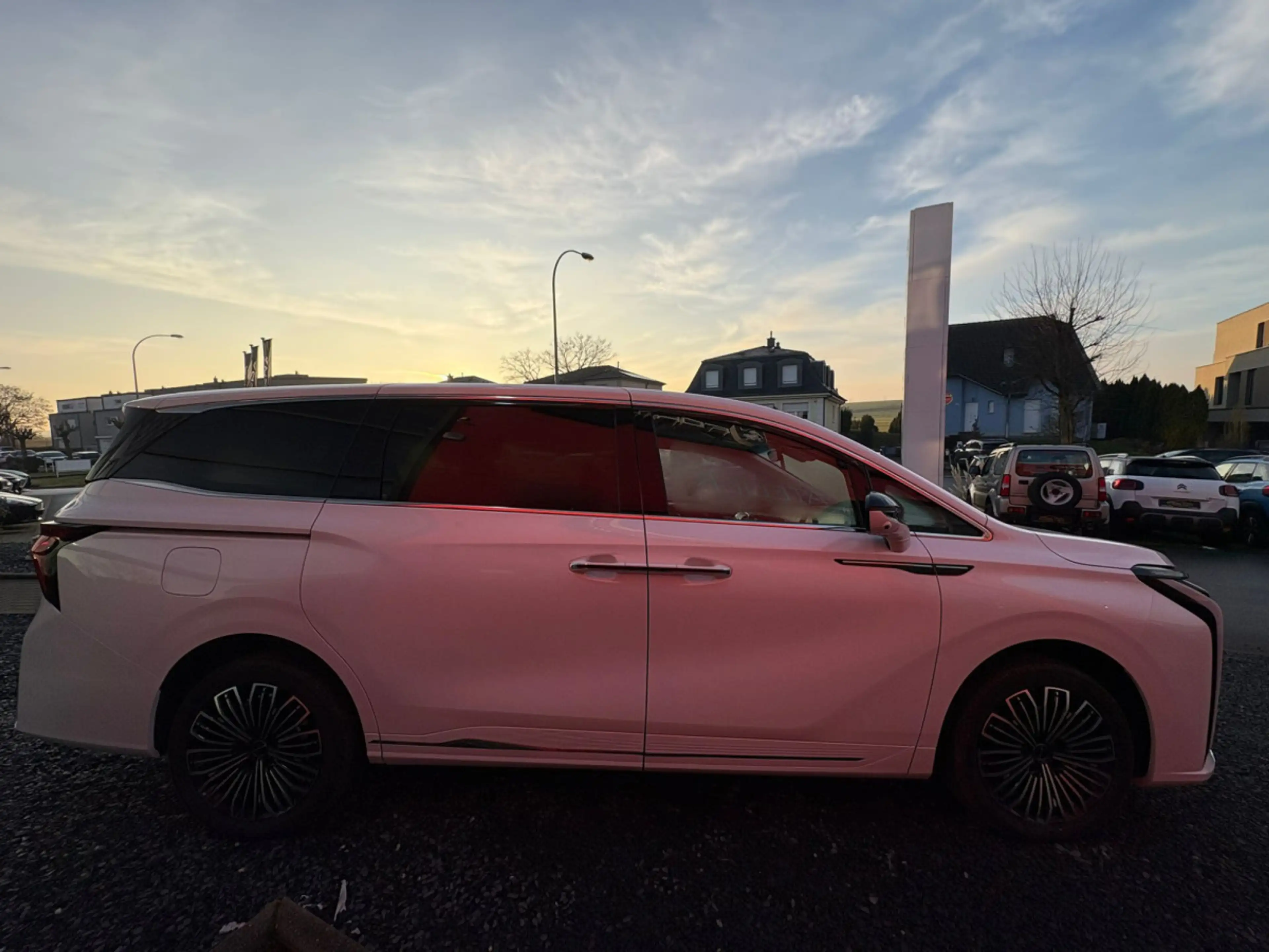 Forthing U-Tour FORTHING 9 PHEV 7 PLACES FULL OPTIONS — photo 5
