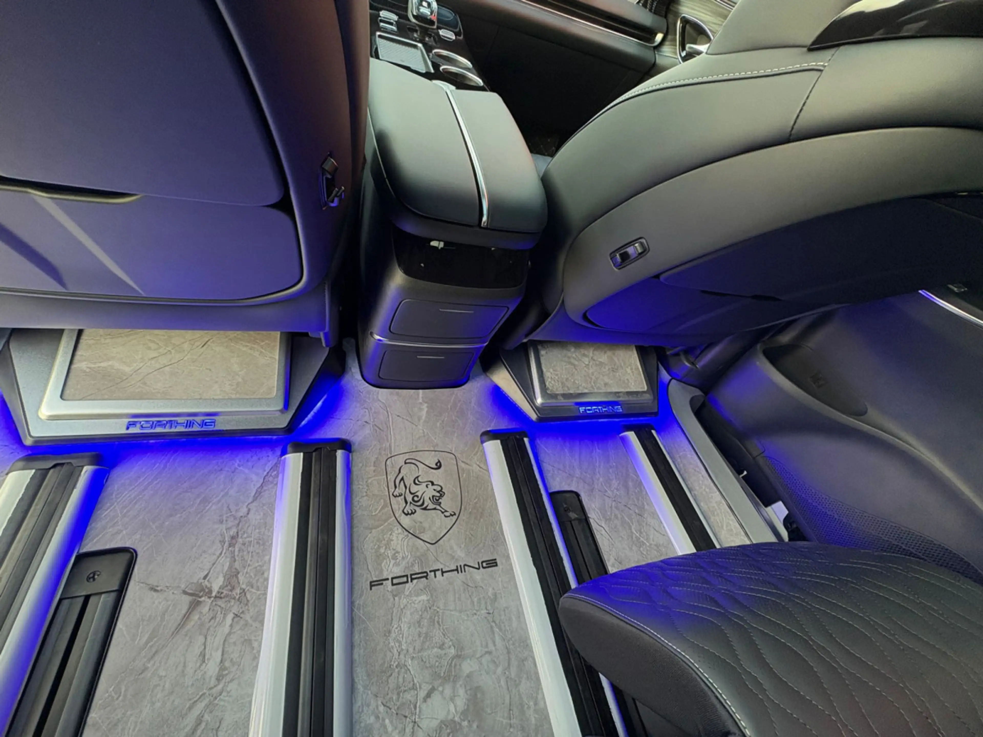 Forthing U-Tour FORTHING 9 PHEV 7 PLACES FULL OPTIONS — photo 15
