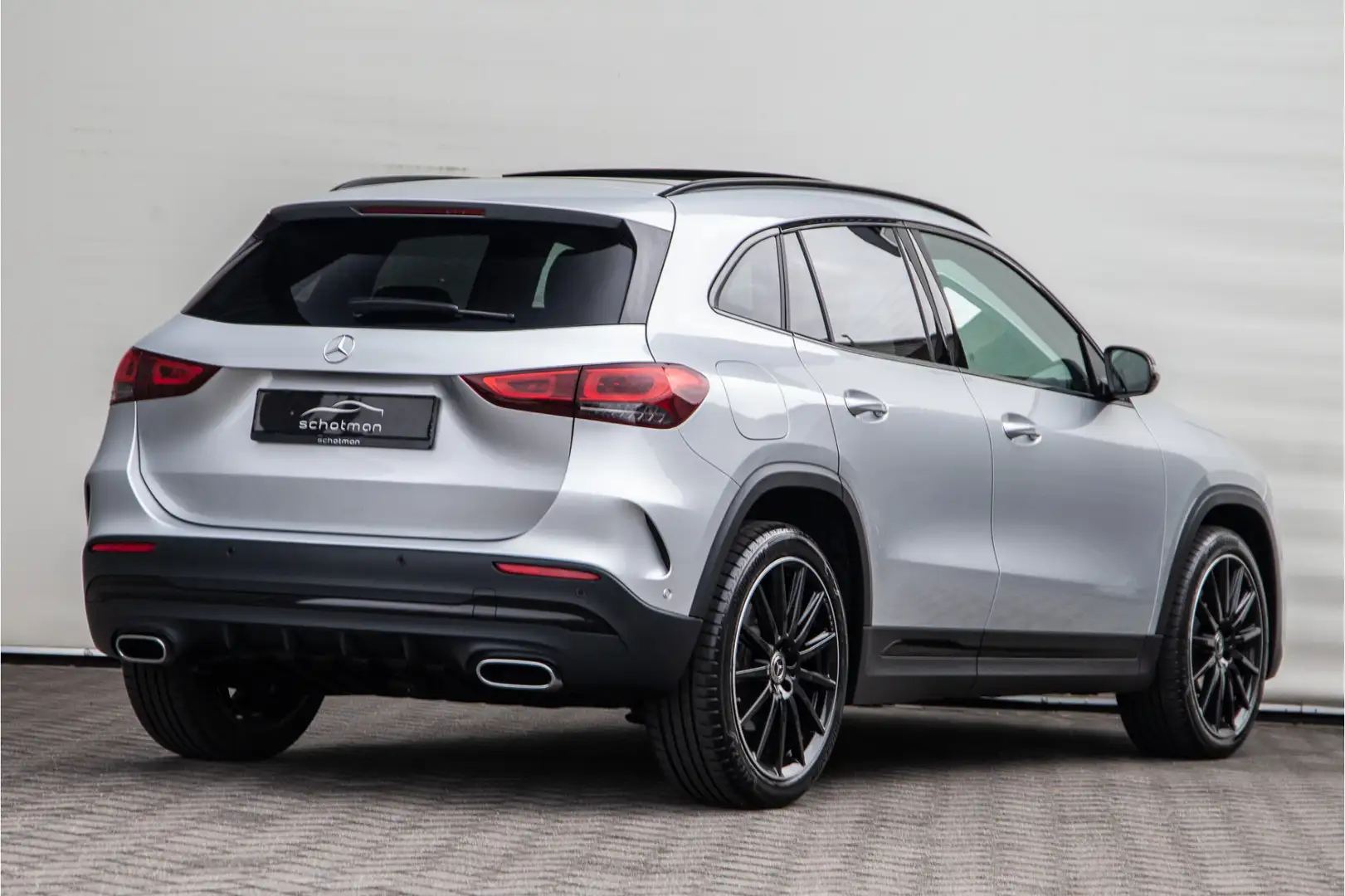 Mercedes-Benz GLA 250 e AMG Line, Pano, Widescreen, Nightpakket 2022 Silber - 2